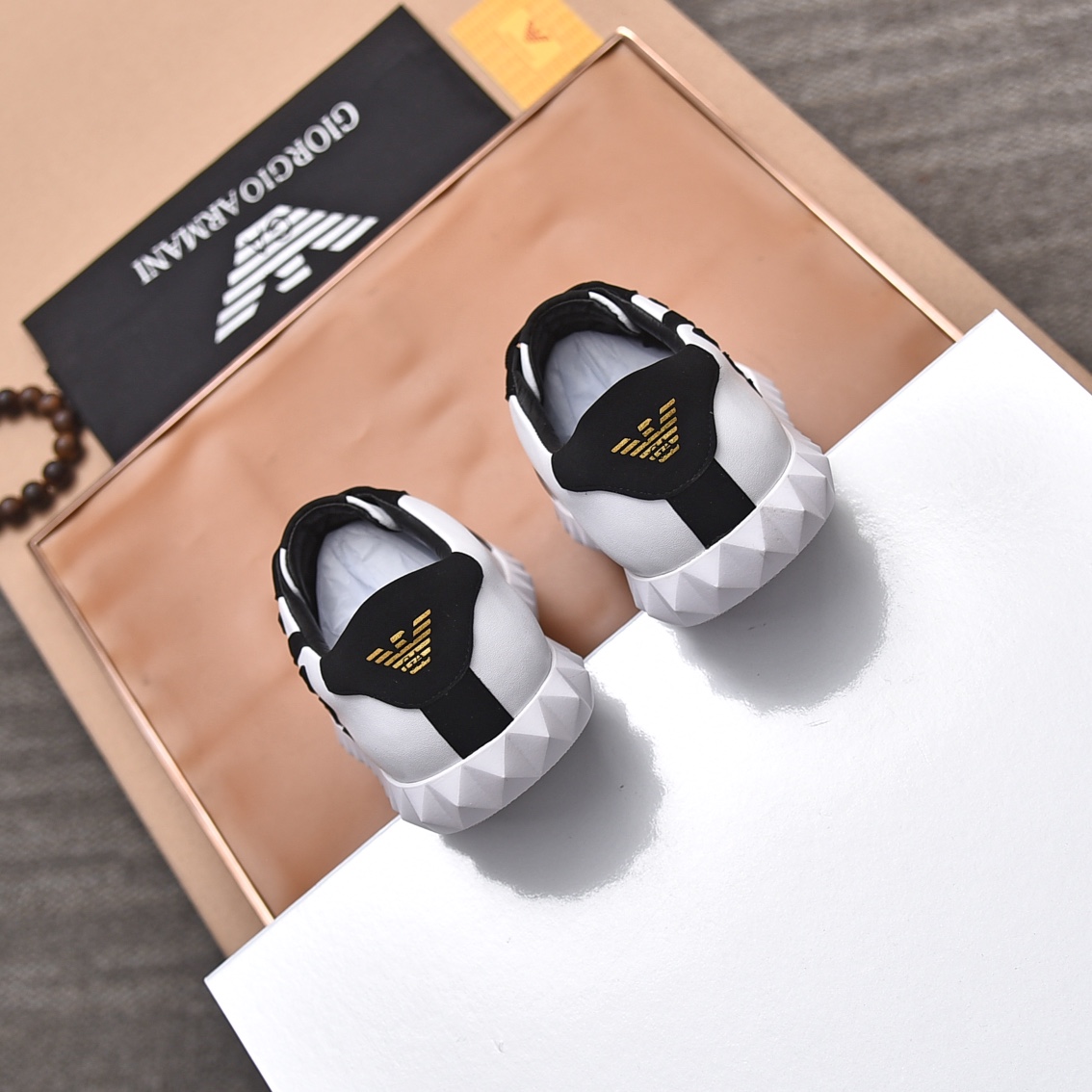 Exportar 210Armani-Armani 2023 sitio web los últimos modelos de contador con los nuevos zapatos casu