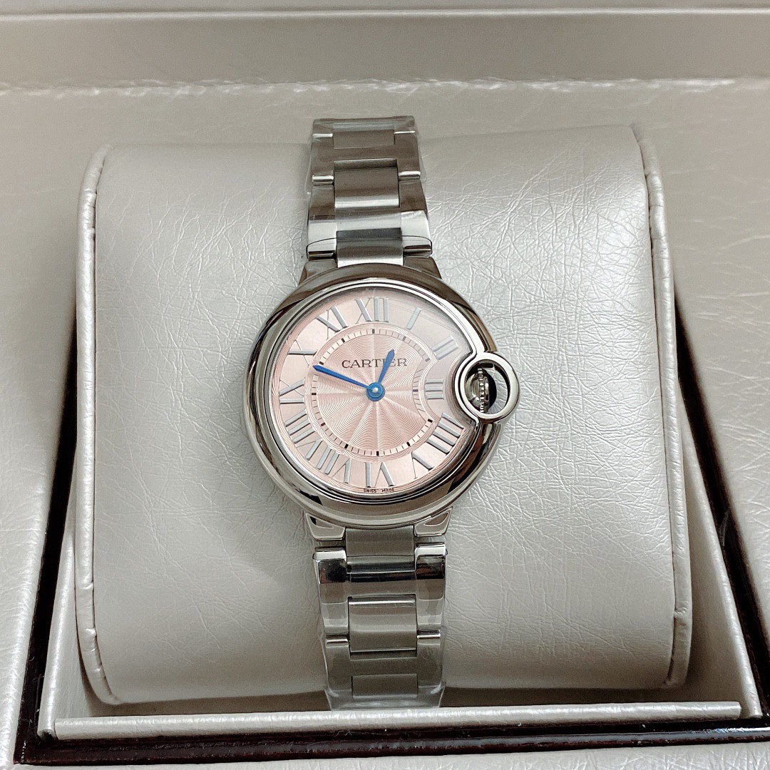 Cartier 卡地亚 机芯：瑞士进口石英机芯 原装1：1 33MM、凸面弧形表壳 蓝宝石玻璃