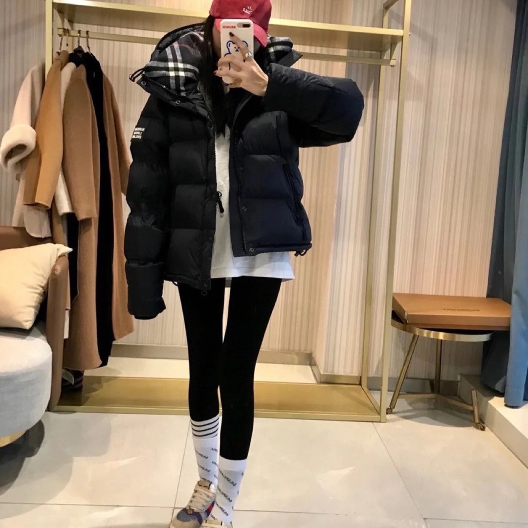 520 Guangzhou high-version Burberry down jacket, same style as Zhou Dongyu. Available in black, sizes S to XXL.-Big cat