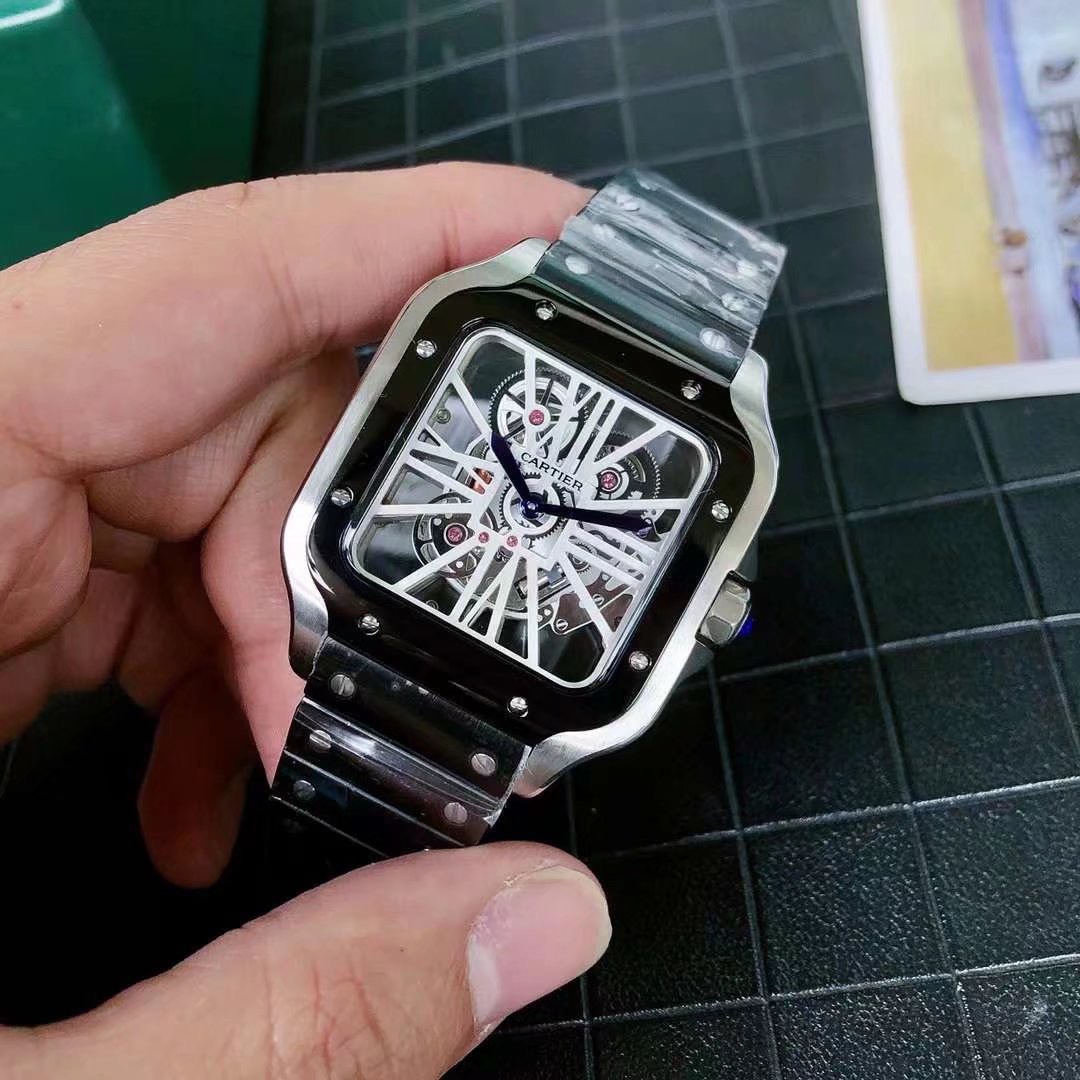 Cartier カルティエ 高級感あふれる メンズ43mm 鑲嵌デザイン腕時計