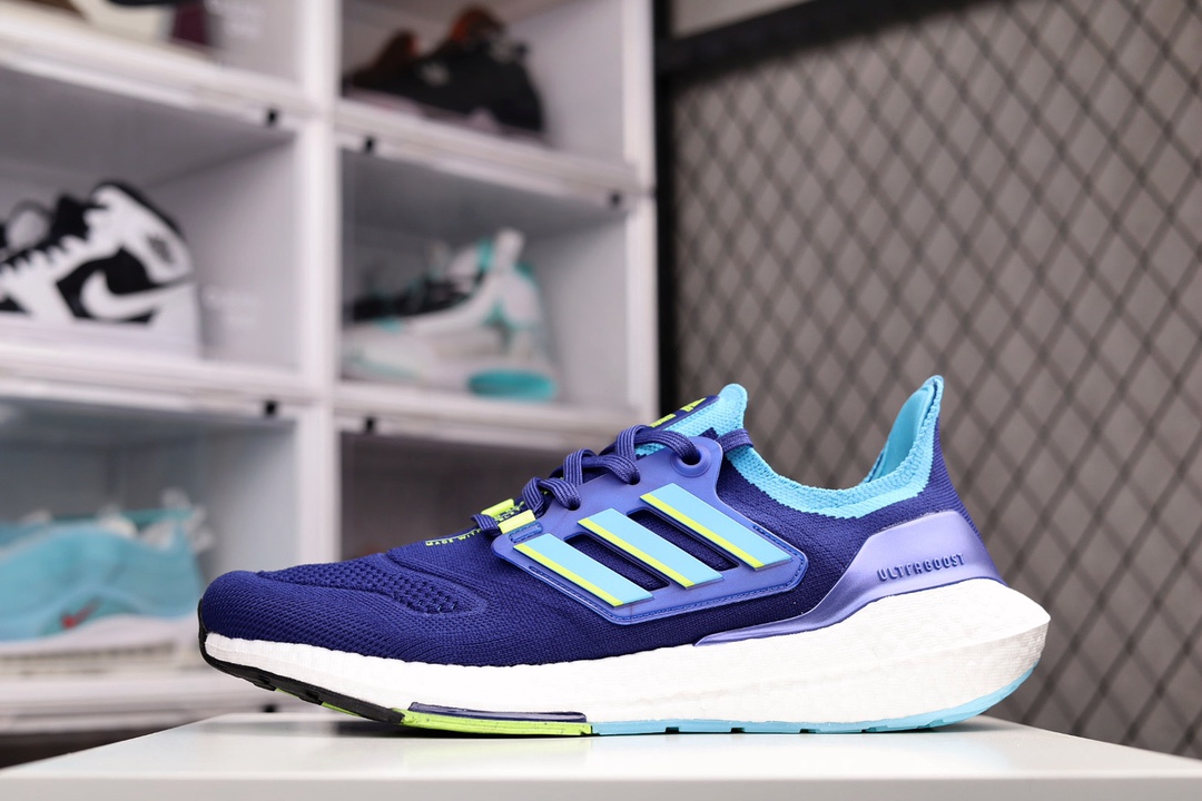 H0 外贸版本 Adidas Ultra Boost 22 Consortium 阿迪新款8.0厚底爆米花跑鞋 全掌Boost将缓震和能量回馈再一次进行了升级，提供更好的舒适穿着体验，UB8.0 J5 oPrimeknit编织工艺，S型Heel Counter提供更加精准锁定后跟，带来出众的后跟包裹，LEP创新大底延续马牌橡胶大底，同时新加入LEP结构，为每一步提供更多动力及更好回弹。