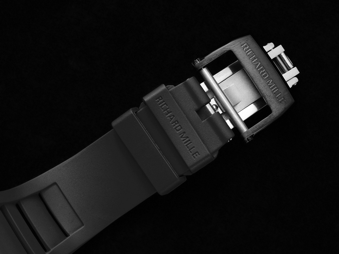 新款RM 27-02 是 〖RICHARD MILLE 〗(里查德米尔)专为网球运动员运动型陀飞轮腕表