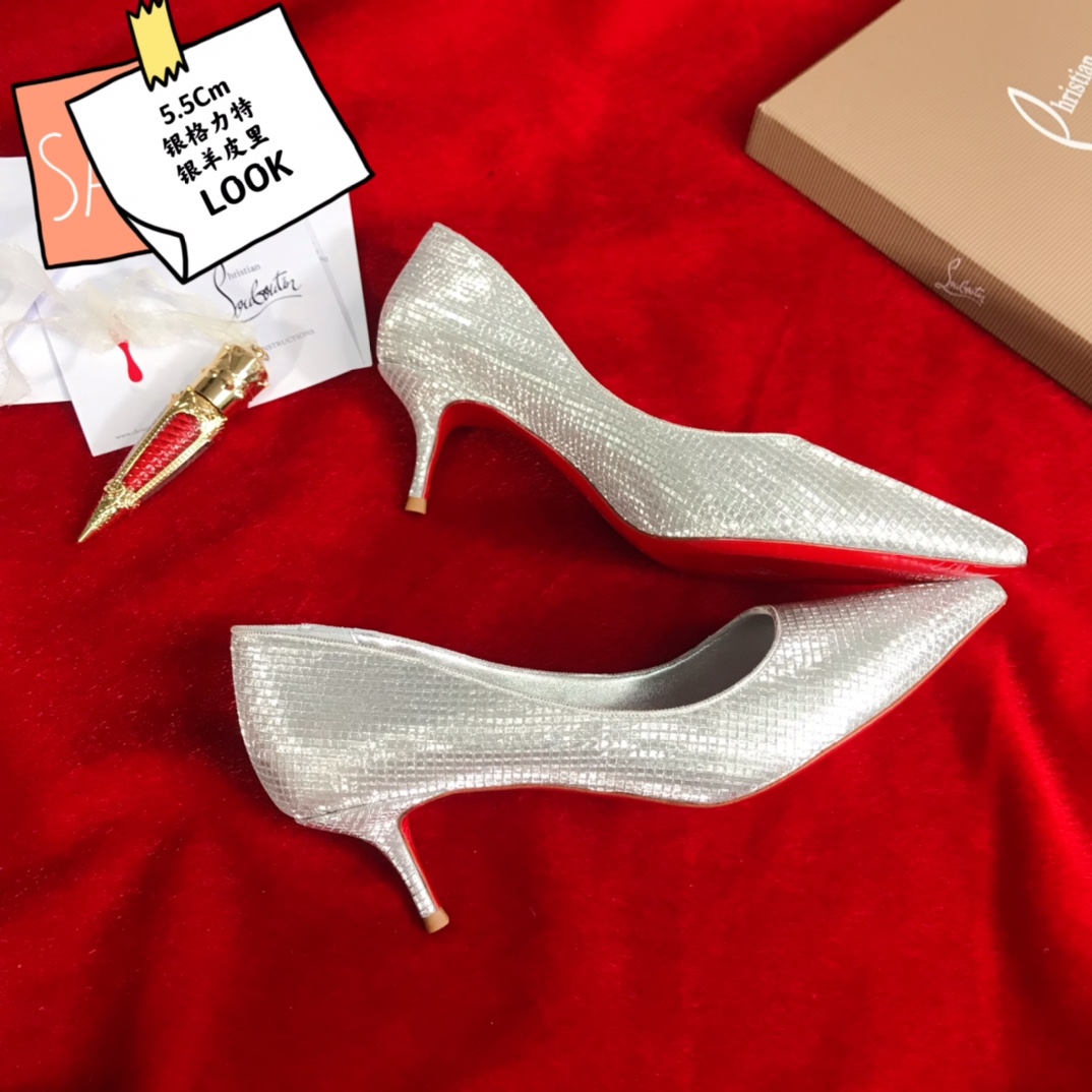 NO:336801,High-end custom classic series!  H: 5.5Cm size 34-42. Standard European size, genuine leather big sole 212-001 silver square geret silver sheepskin. Official website synchronization Reference: 212-001 Color: golden Material: patent leather Lining: goat leather Heel height: 5.5Cm Sole:leather sole Size: EU 34-42 (US 4-11):,, sheepskin,Leather soles19860909高端订制 精典款系列！ H:5.5Cm尺码34-42码.标准欧码 ,真皮大底212－001银方格格力特银羊皮里.官网同步 Reference:212-001 Color:golden Material:patent leather Lining:goat leather Heel heigh:5.5Cm Sole:leather sole Size:EU 34－42（US 4一11) :,,sheepskin,Leather soles,Women's Shoes