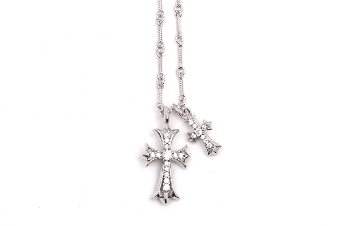 NO:114105,Croxin 18K gold double cross necklace, material 925 is made of vacuum electroplating, color retention time, version counter 18k pairs, character printing, inlay methods are the same. Different from the market version, daily wear must be worn, the upper body is good to look: 55cm, jewelry quality, chrome hearts, necklace19860909克罗心 镀18K金双十字架项链 材质925采用真空电镀保色时间持久 版本专柜18k对版 字印 镶嵌方法都一致.区别市面版本 日常佩戴必备上身敲好看 :55cm,饰品精品,chrome hearts,necklace,Jewelry