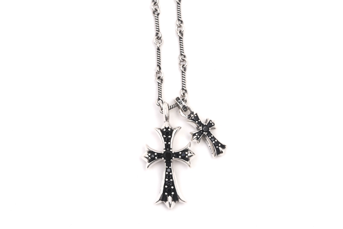 NO:114108,Croxin, old-fashioned, black diamond cross necklace, unique style design, classic elements often sold, must-have items for trendy people, consistent Zp material, details, jewelry quality, chrome hearts, necklace19860909克罗心 做旧 黑钻大小十字架项链 独特的风格设计 经典元素常卖款 潮人必备单品 一致Zp材质 细节对版,饰品精品,chrome hearts,necklace,Jewelry