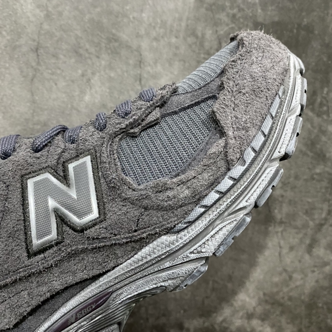 图片[6]-纯原版New Balance 新百伦 \” Refined Future \” 幻影黑 复古休闲跑步鞋 M2002RDB 原厂数据开发 原厂网纱 正确卡色皮料冲裁组合 匠心打造 耗时两个月开发完成 工艺极其复杂难度可想而知 新开独立私模大底 全网唯一正确做旧组合大底 高端零售专供产物 尺码：40 40.5 41.5 42 42.5 43 44 44.5 45 45.5 46.5-选品中心