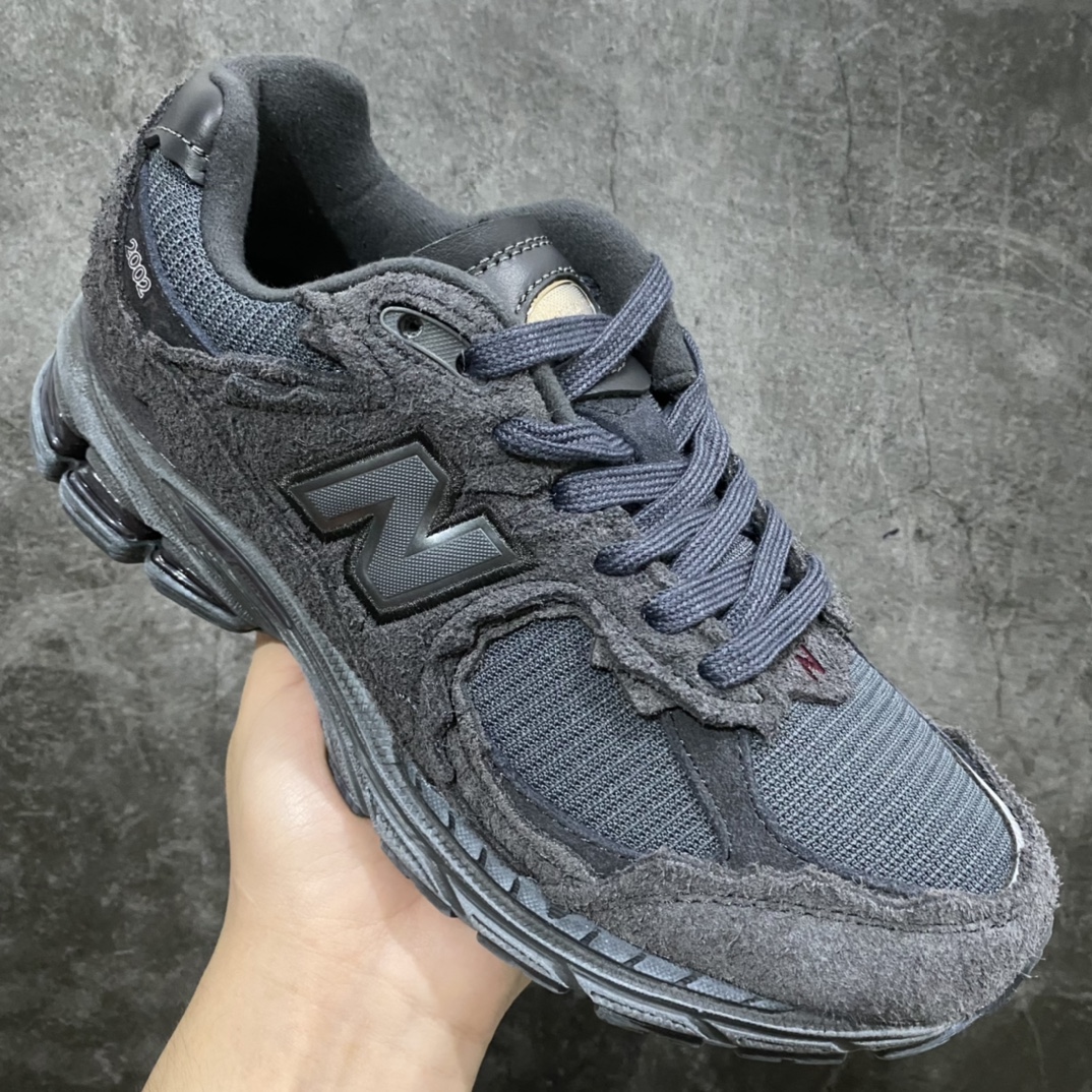 图片[3]-纯原版New Balance 新百伦 \” Refined Future \” 幻影黑 复古休闲跑步鞋 M2002RDB 原厂数据开发 原厂网纱 正确卡色皮料冲裁组合 匠心打造 耗时两个月开发完成 工艺极其复杂难度可想而知 新开独立私模大底 全网唯一正确做旧组合大底 高端零售专供产物 尺码：40 40.5 41.5 42 42.5 43 44 44.5 45 45.5 46.5-选品中心