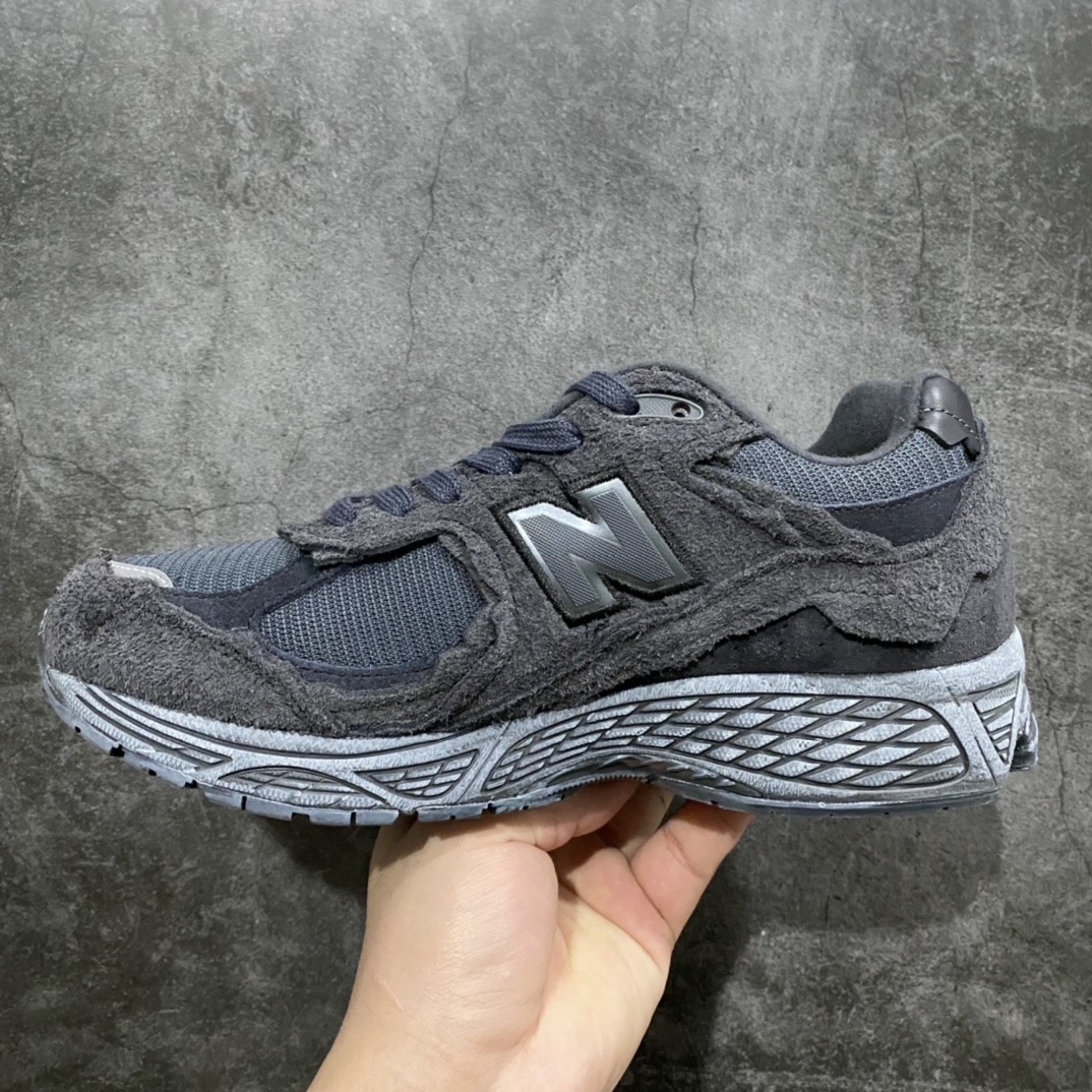 图片[2]-纯原版New Balance 新百伦 \” Refined Future \” 幻影黑 复古休闲跑步鞋 M2002RDB 原厂数据开发 原厂网纱 正确卡色皮料冲裁组合 匠心打造 耗时两个月开发完成 工艺极其复杂难度可想而知 新开独立私模大底 全网唯一正确做旧组合大底 高端零售专供产物 尺码：40 40.5 41.5 42 42.5 43 44 44.5 45 45.5 46.5-选品中心
