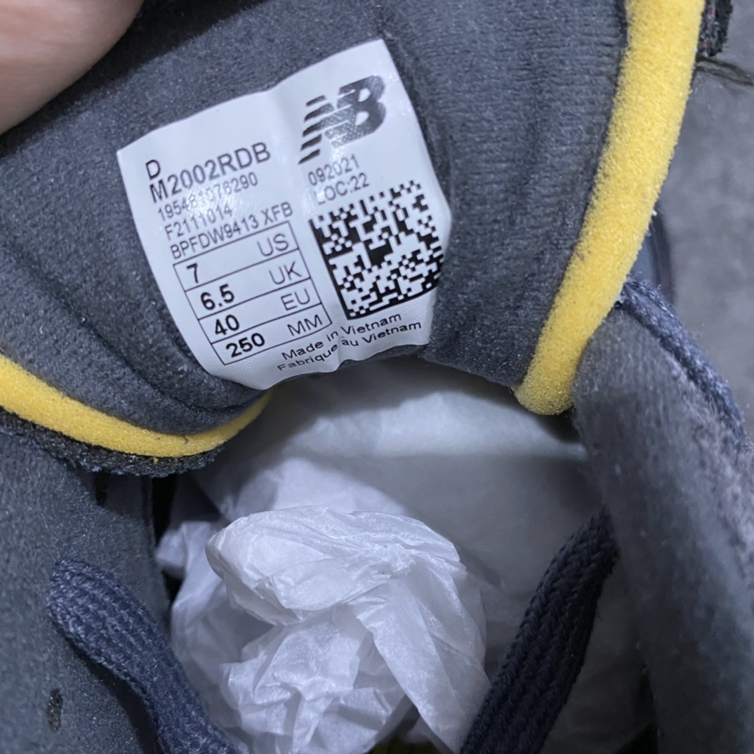 图片[4]-纯原版New Balance 新百伦 \” Refined Future \” 幻影黑 复古休闲跑步鞋 M2002RDB 原厂数据开发 原厂网纱 正确卡色皮料冲裁组合 匠心打造 耗时两个月开发完成 工艺极其复杂难度可想而知 新开独立私模大底 全网唯一正确做旧组合大底 高端零售专供产物 尺码：40 40.5 41.5 42 42.5 43 44 44.5 45 45.5 46.5-选品中心