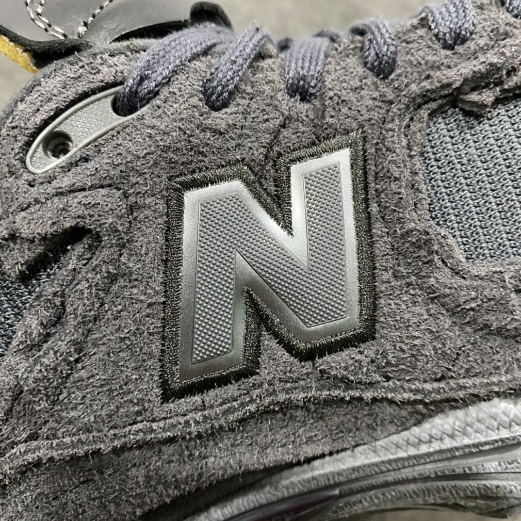 图片[7]-纯原版New Balance 新百伦 \” Refined Future \” 幻影黑 复古休闲跑步鞋 M2002RDB 原厂数据开发 原厂网纱 正确卡色皮料冲裁组合 匠心打造 耗时两个月开发完成 工艺极其复杂难度可想而知 新开独立私模大底 全网唯一正确做旧组合大底 高端零售专供产物 尺码：40 40.5 41.5 42 42.5 43 44 44.5 45 45.5 46.5-选品中心