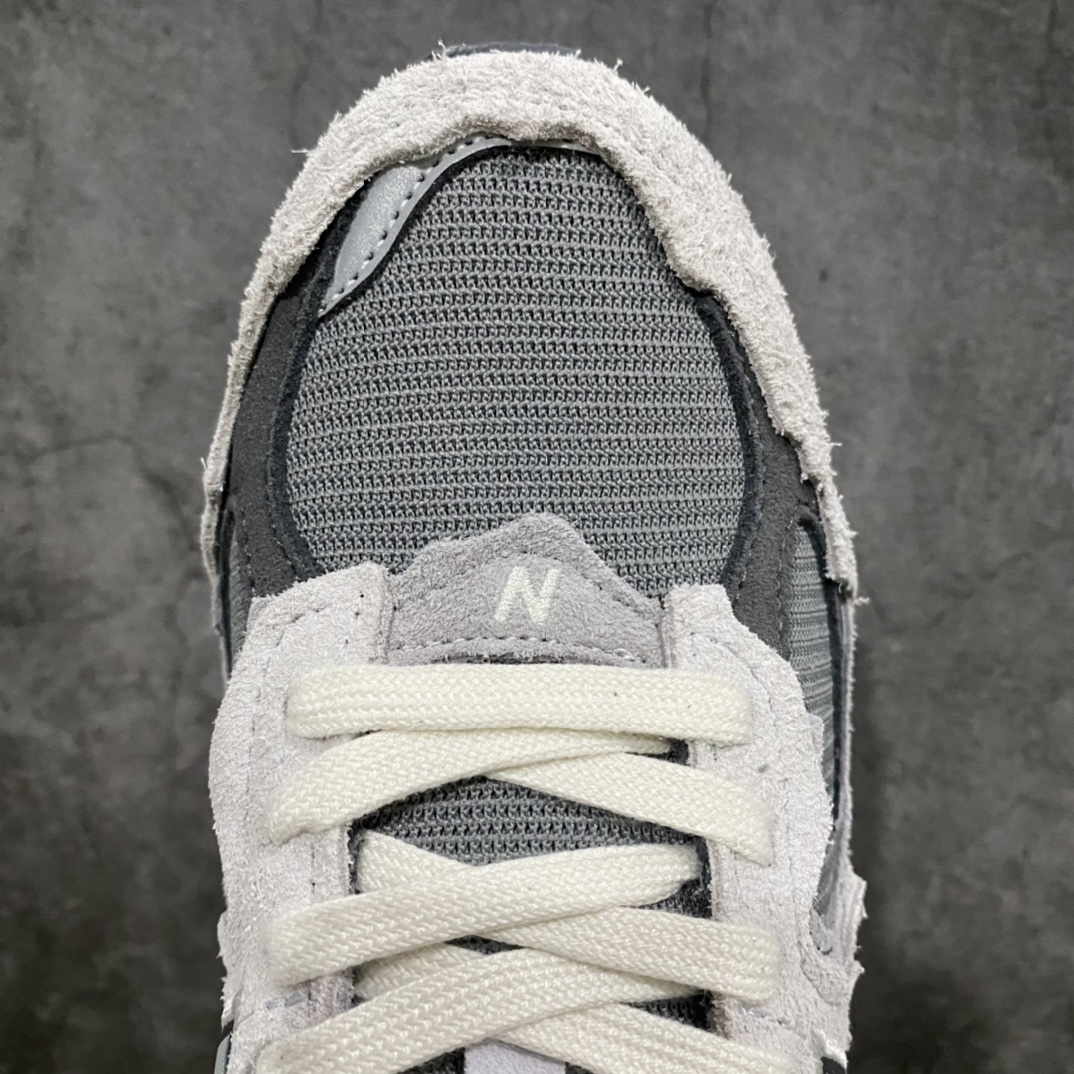 图片[8]-纯原版本 New Balance 新百伦 \” Refined Future \” 云雨灰 复古休闲跑步鞋 M2002RDA 原厂数据开发 原厂网纱 正确卡色皮料冲裁组合 匠心打造 耗时两个月开发完成 工艺极其复杂难度可想而知 新开独立私模大底 全网唯一正确做旧组合大底 高端零售专供产物 尺码：40 40.5 41.5 42 42.5 43 44 44.5 45 45.5 46.5-选品中心