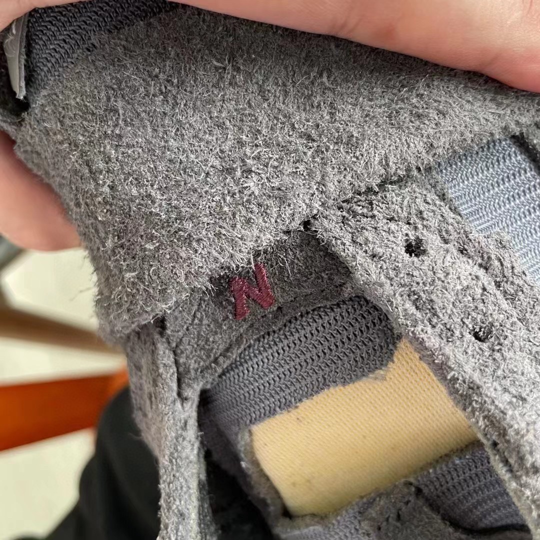 图片[3]-纯原版本 New Balance 新百伦 \” Refined Future \” 云雨灰 复古休闲跑步鞋 M2002RDA 原厂数据开发 原厂网纱 正确卡色皮料冲裁组合 匠心打造 耗时两个月开发完成 工艺极其复杂难度可想而知 新开独立私模大底 全网唯一正确做旧组合大底 高端零售专供产物 尺码：40 40.5 41.5 42 42.5 43 44 44.5 45 45.5 46.5-选品中心