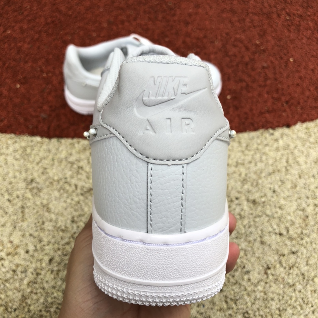 Nike Air Force 1 07 SE AF1白银珍珠休闲板鞋 DV3810-001