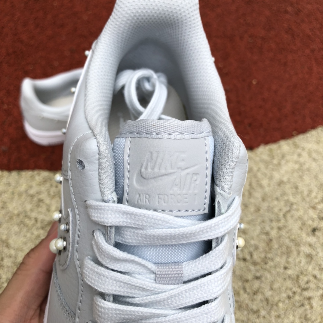 Nike Air Force 1 07 SE AF1白银珍珠休闲板鞋 DV3810-001