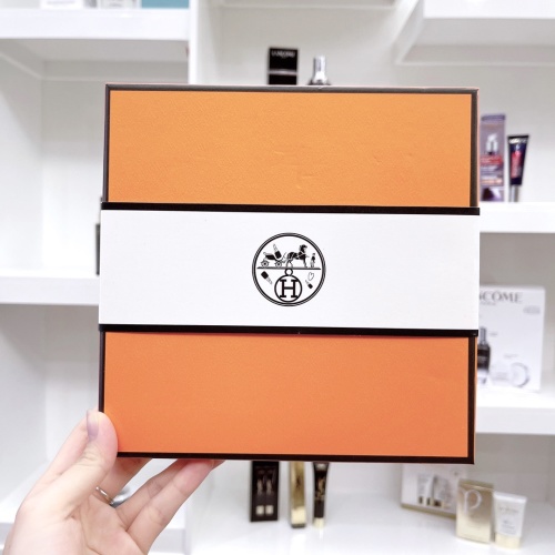 Hermès Lipstick Mini Set - Limited Edition 5-Piece Collection 1 Hermès Lipstick Mini Set - Limited Edition 5-Piece Collection