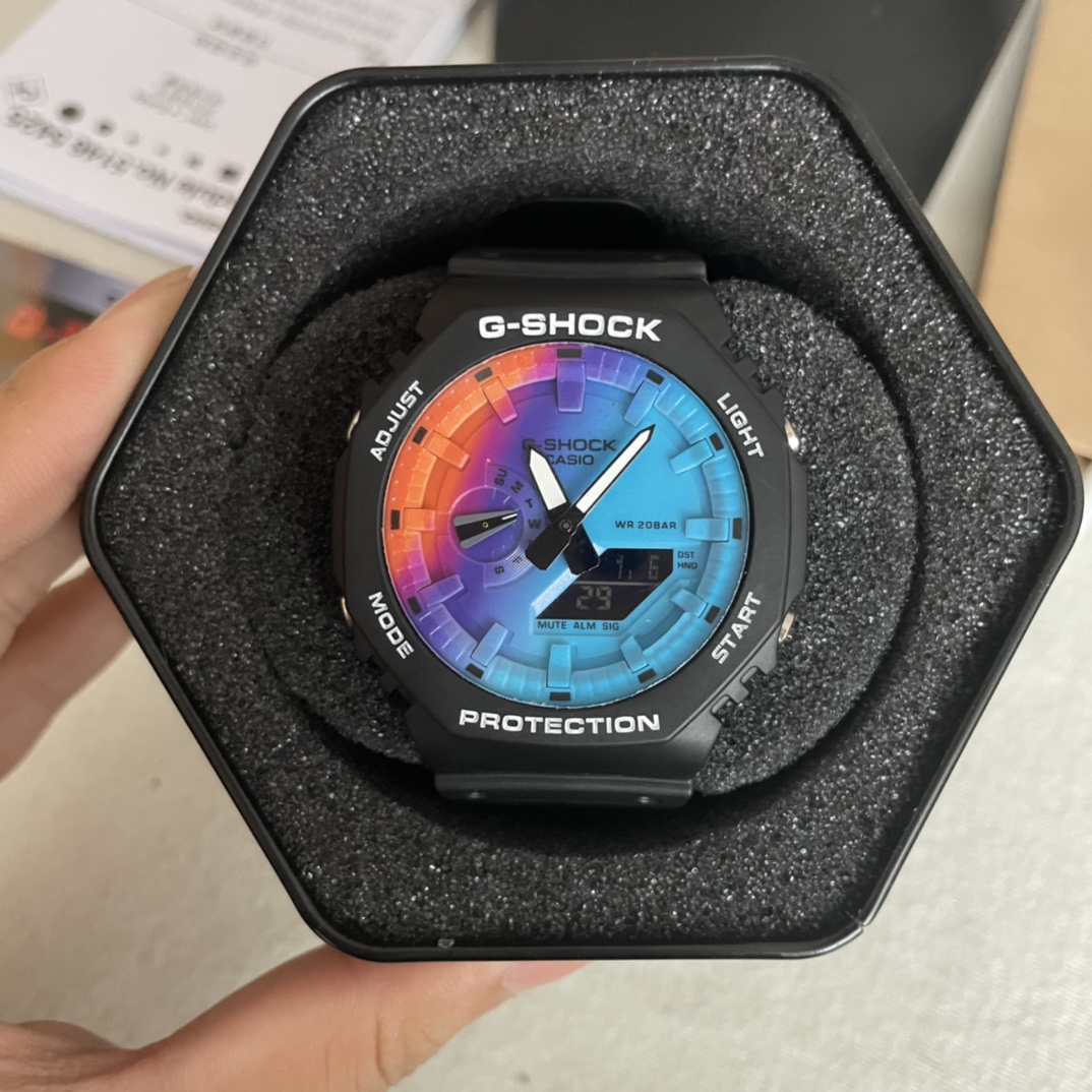 GA-2100SRS: Rainbow Summer G-SHOCK Watch with Japanese Core and Authentic Design - 图片 2