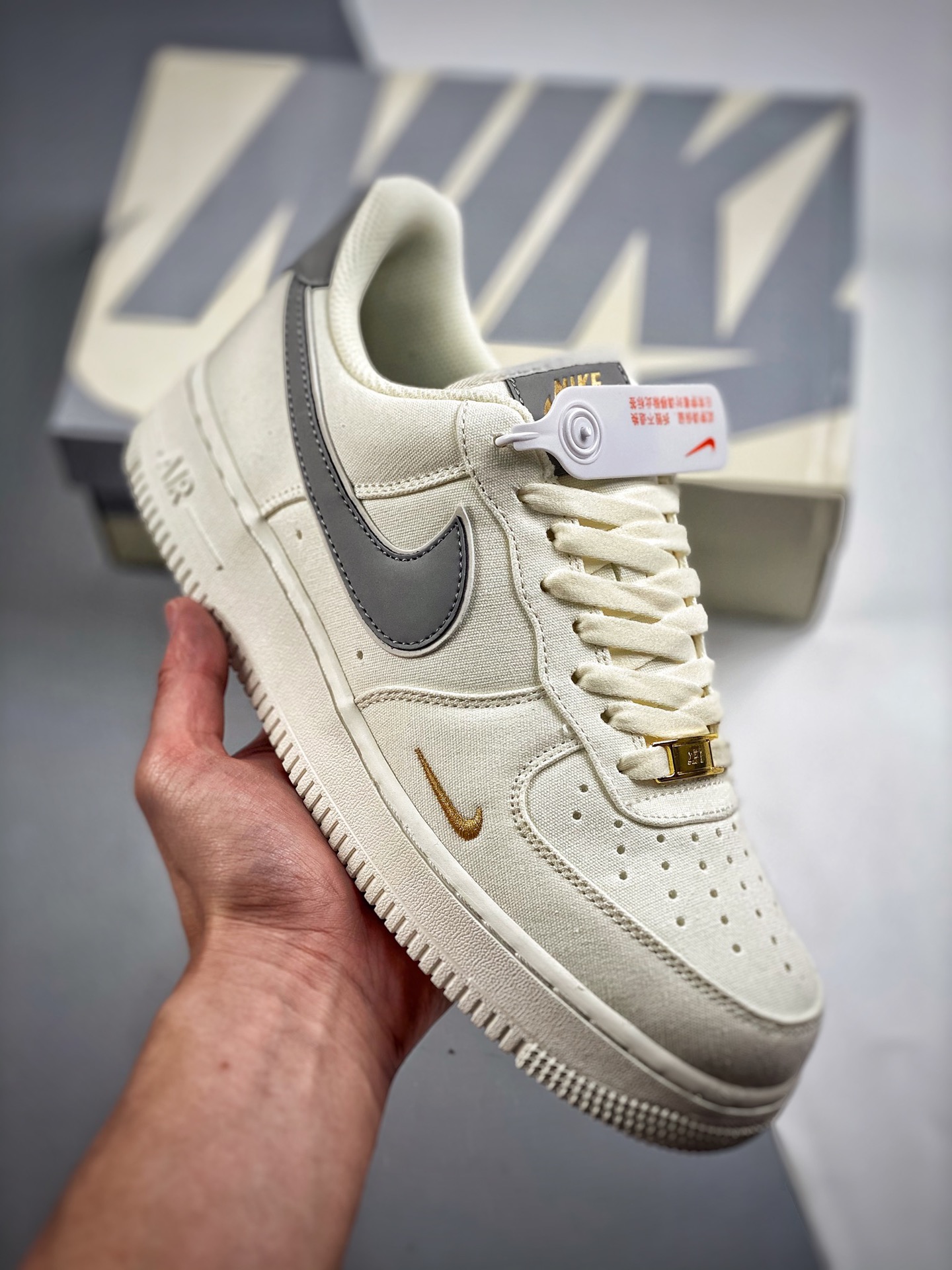 -3 Nike Air Force 1 '07 Tela gris y dorada, Fuerza Aérea Uno de caña baja, zapatillas casuales. Reflectante 3M, tela de…