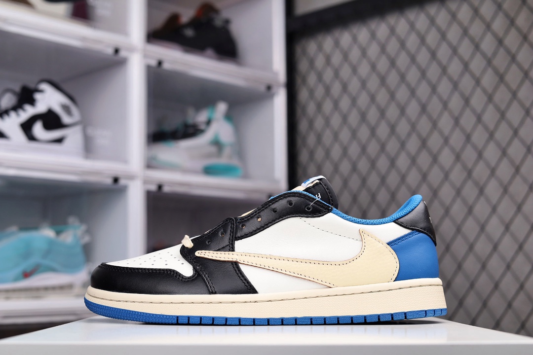 I5  当红嘻哈歌手特拉维斯·斯科特Travis Scott x Nike Air Jordan 1 Low OG SP”Dark Mocha”AJ1乔丹一代经典低帮文化百搭休闲运动篮球鞋 采用头层磨砂皮革组合荔枝纹头层皮革鞋面材质中底注胶孔及缜密中底拉帮工艺内置气垫及耐磨橡胶大底