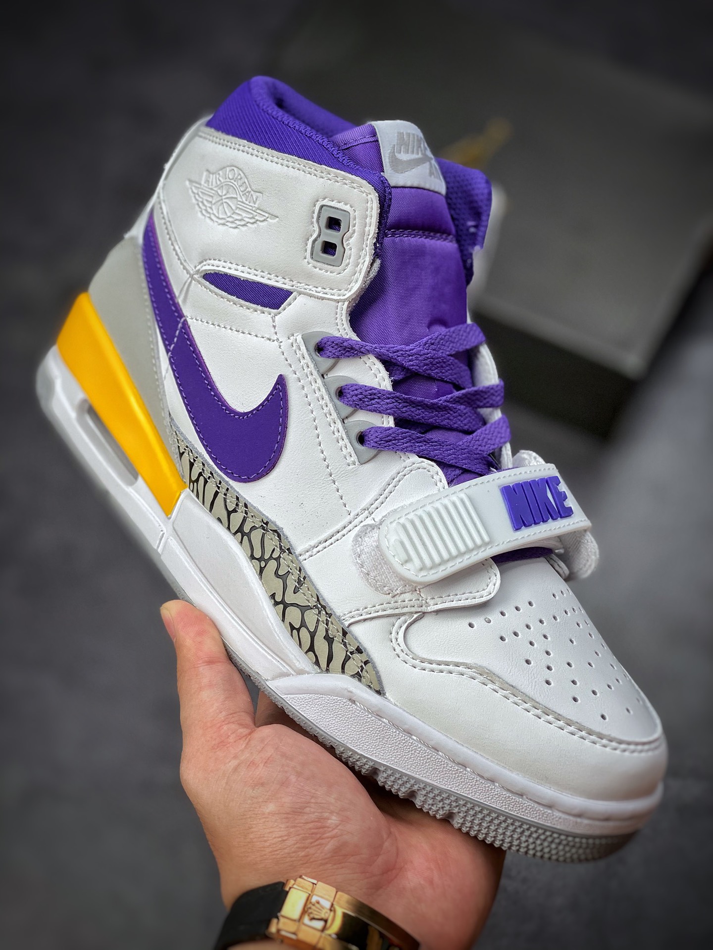 280  Air Jordan 3、Air Jordan 1 和 Air Trainer 2