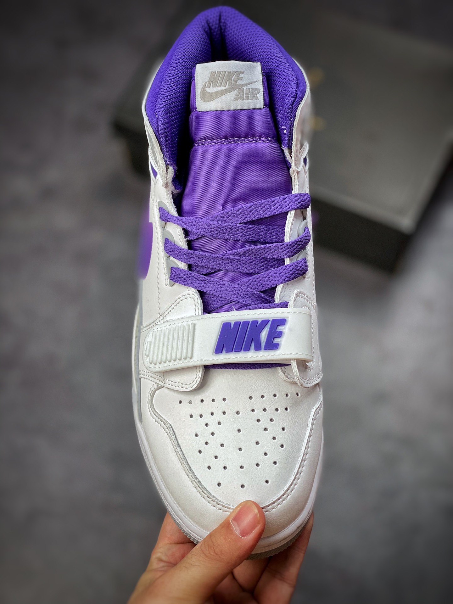 280  Air Jordan 3、Air Jordan 1 和 Air Trainer 2