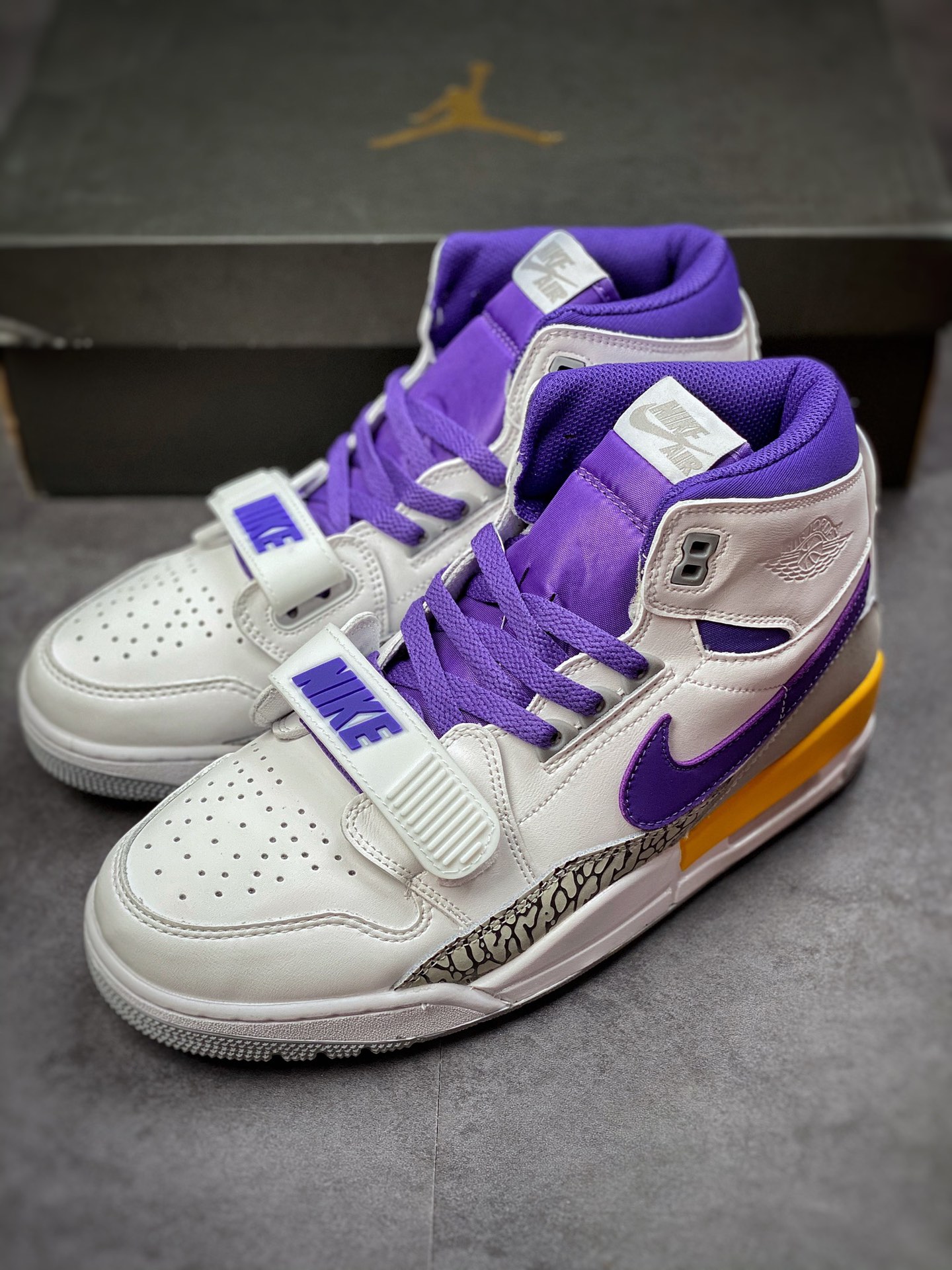 280  Air Jordan 3、Air Jordan 1 和 Air Trainer 2