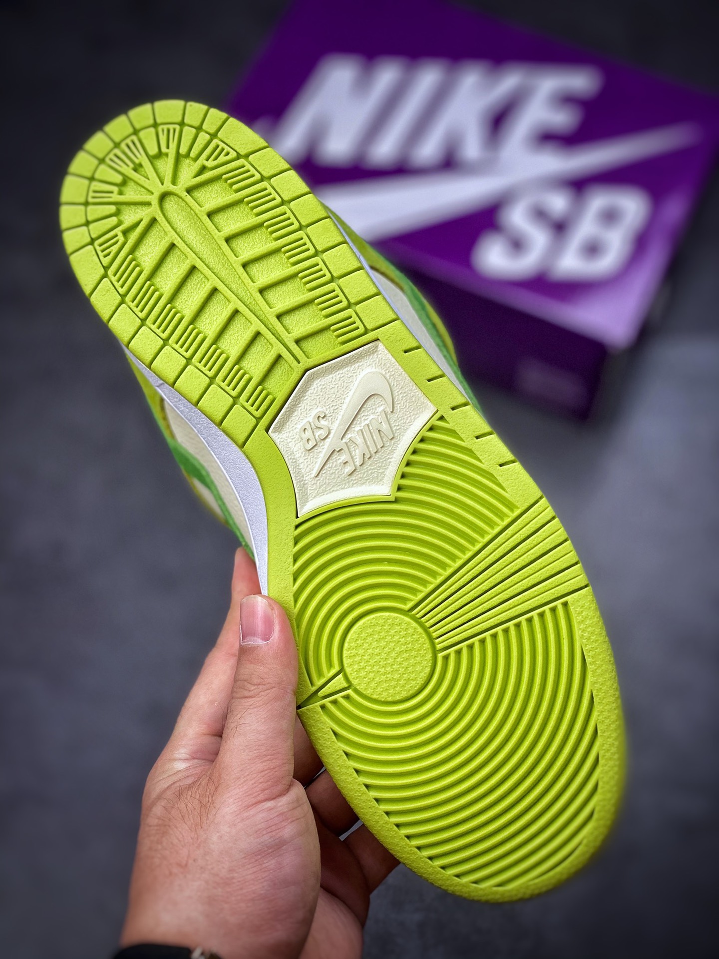 240 Nike SB Dunk Low 青苹果 DM0807-300