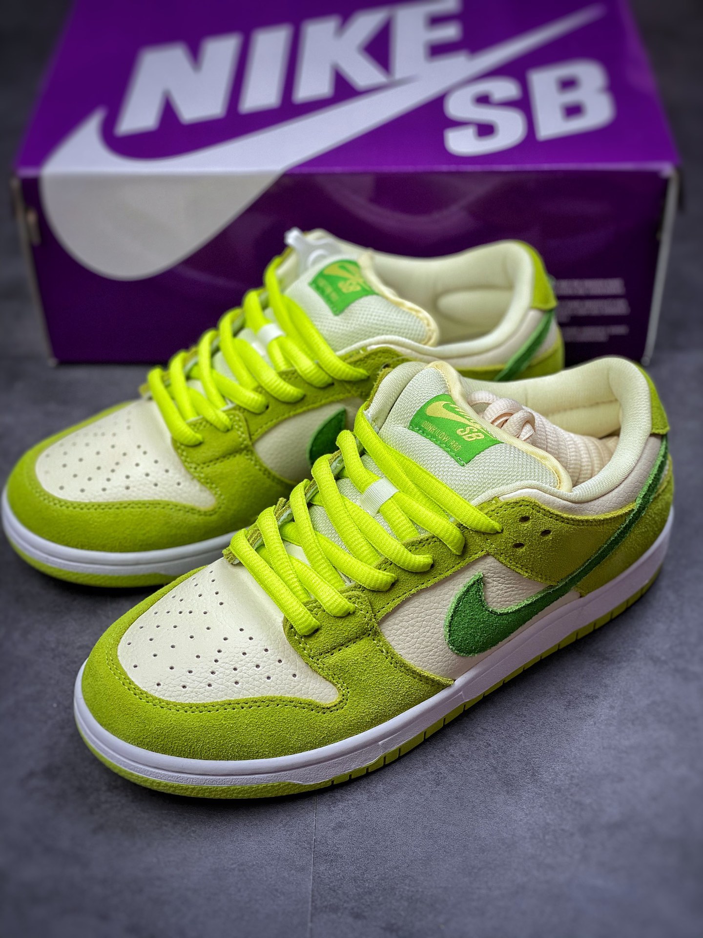 240 Nike SB Dunk Low 青苹果 DM0807-300