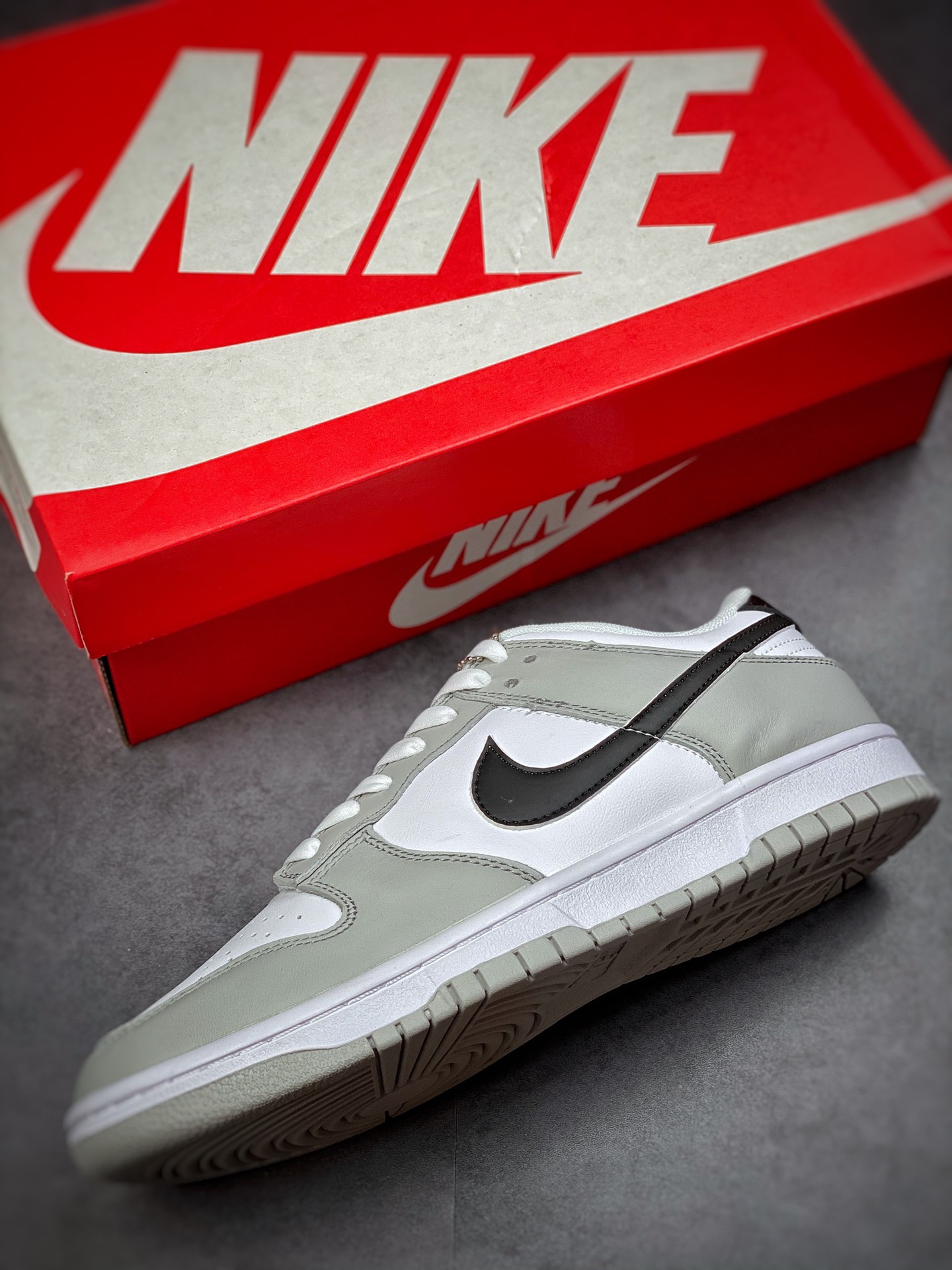 280 Nike SB Dunk Low ”Lottery”浅灰白黑刮刮乐 DR9654-001
