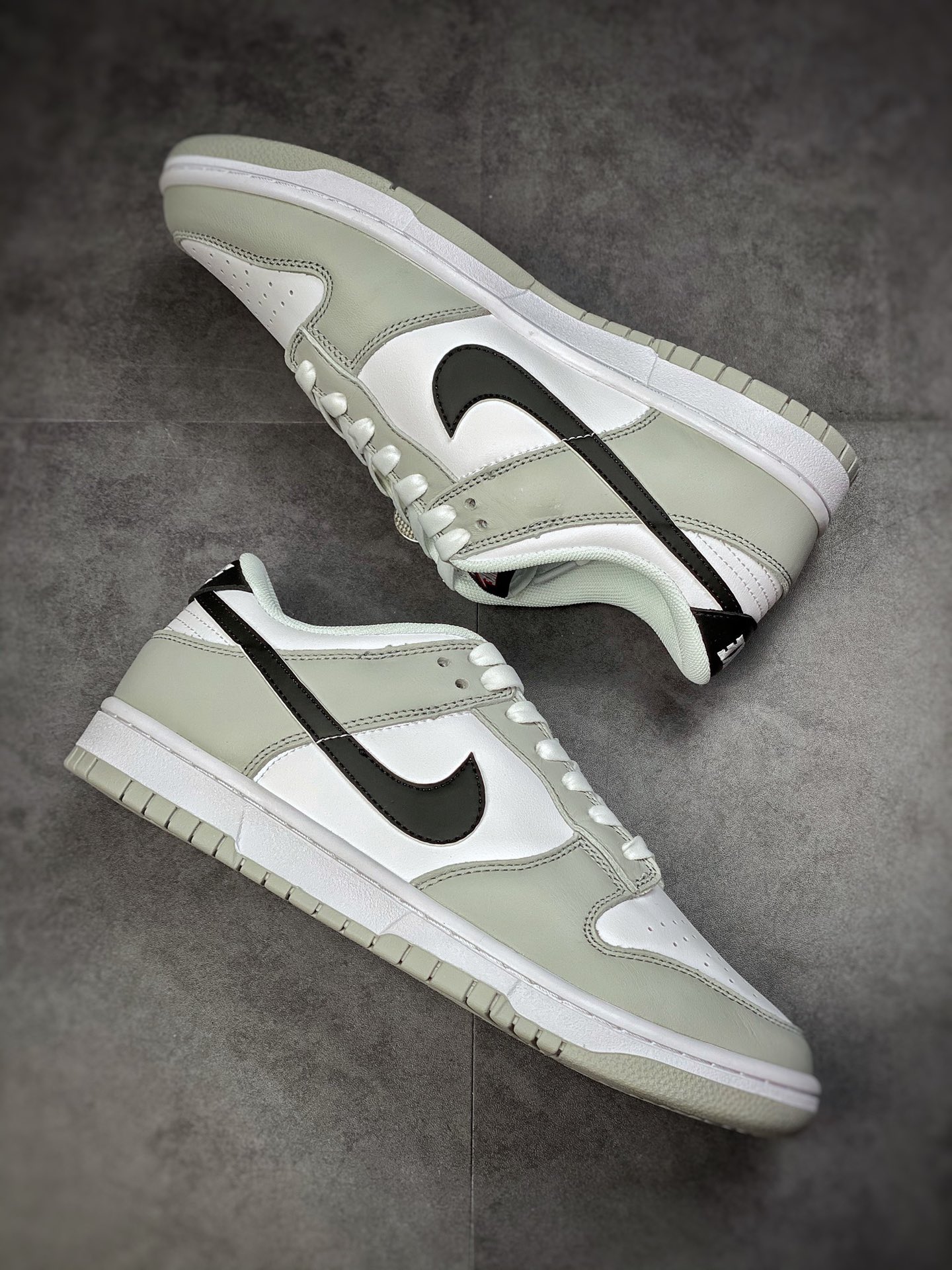 280 Nike SB Dunk Low ”Lottery”浅灰白黑刮刮乐 DR9654-001