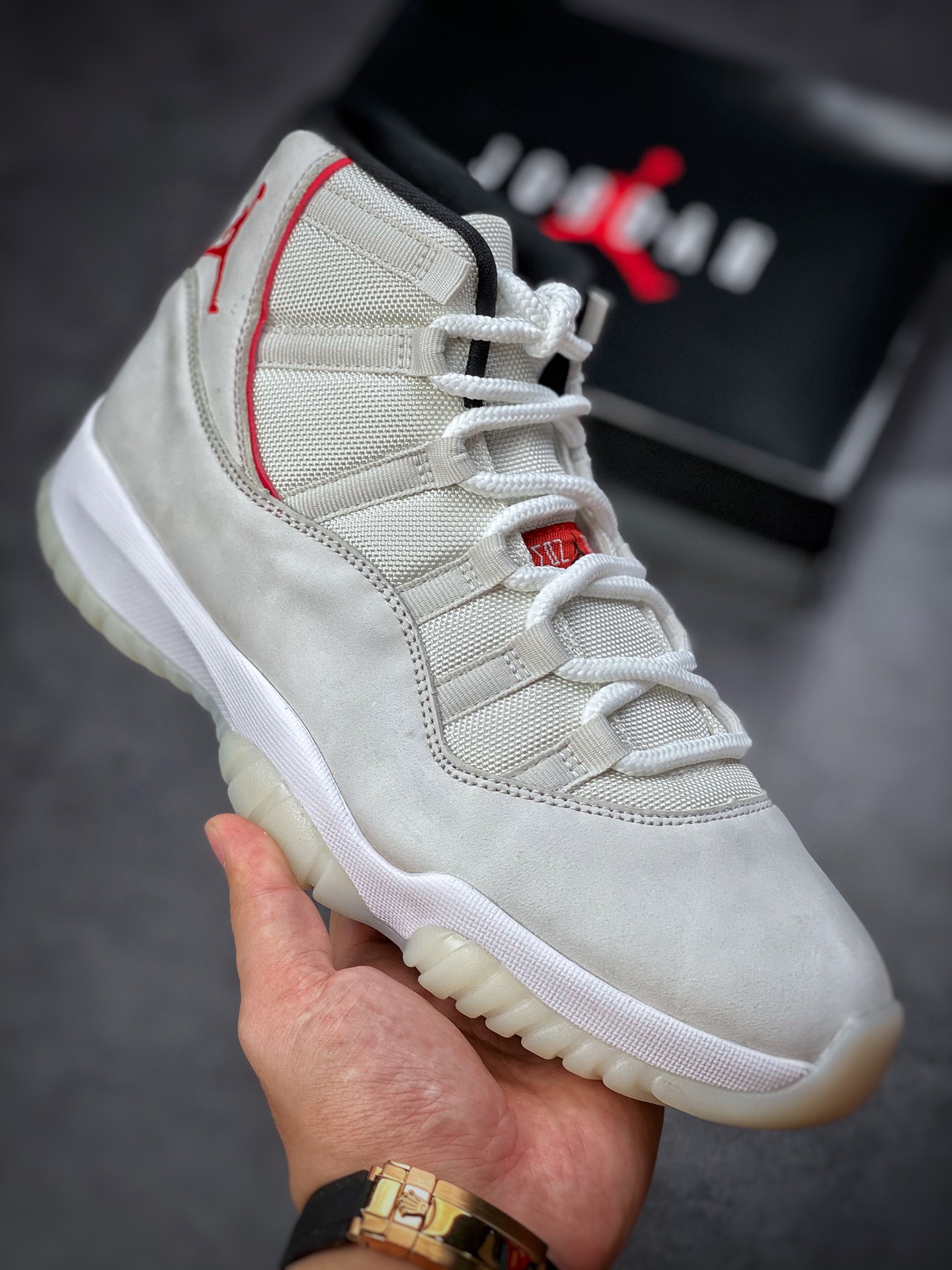 320 Air Jordan 11 Retro High “Platinum Tint” 高帮 378037-016