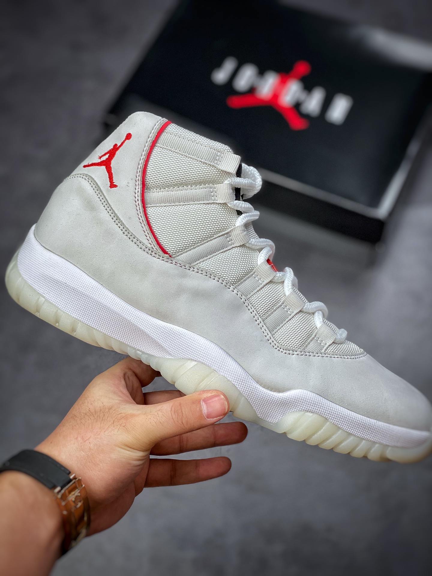 320 Air Jordan 11 Retro High “Platinum Tint” 高帮 378037-016