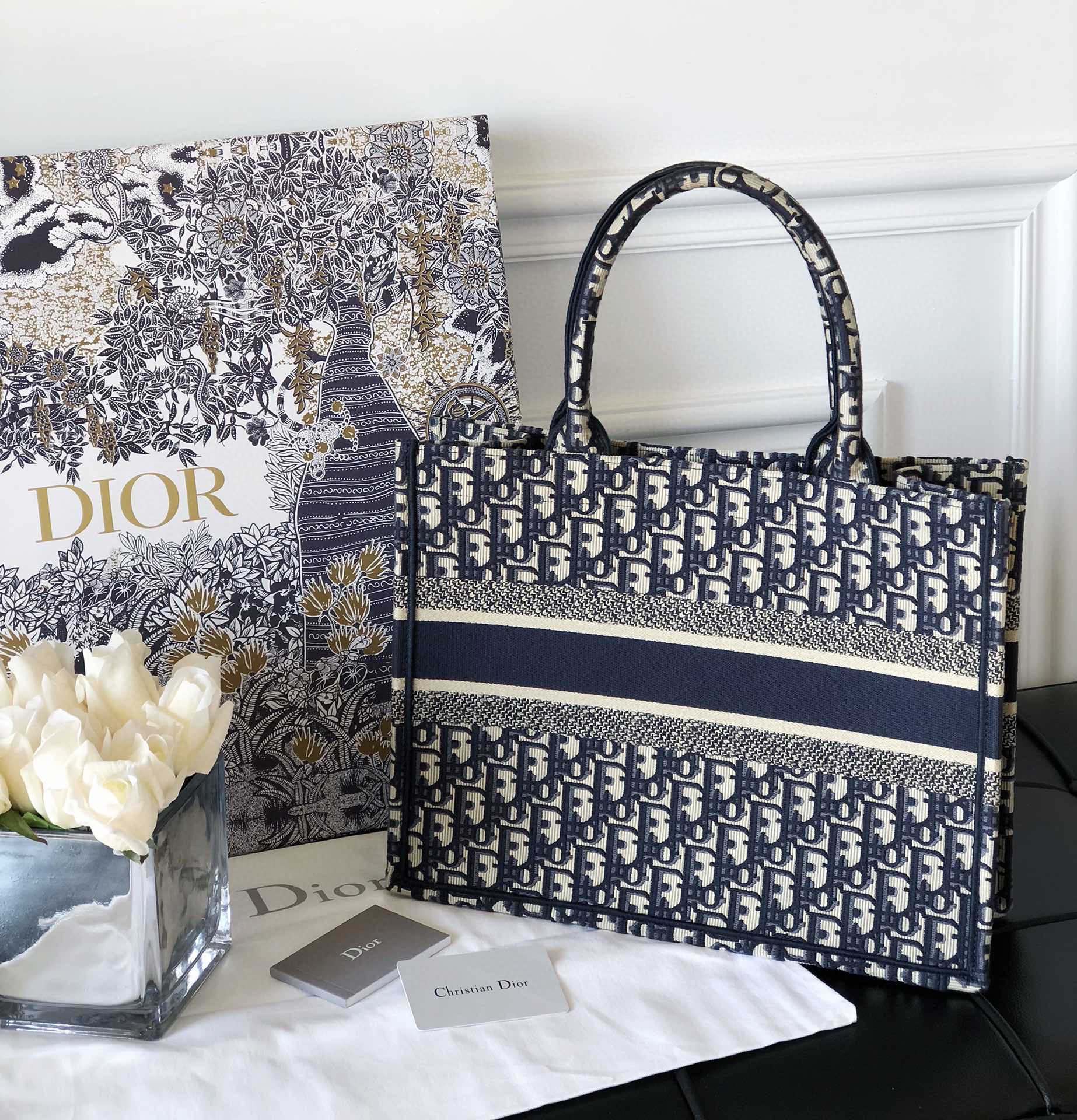 Dior蓝色刺绣Oblique印花Book Tote手袋 M1296ZRIW_M928