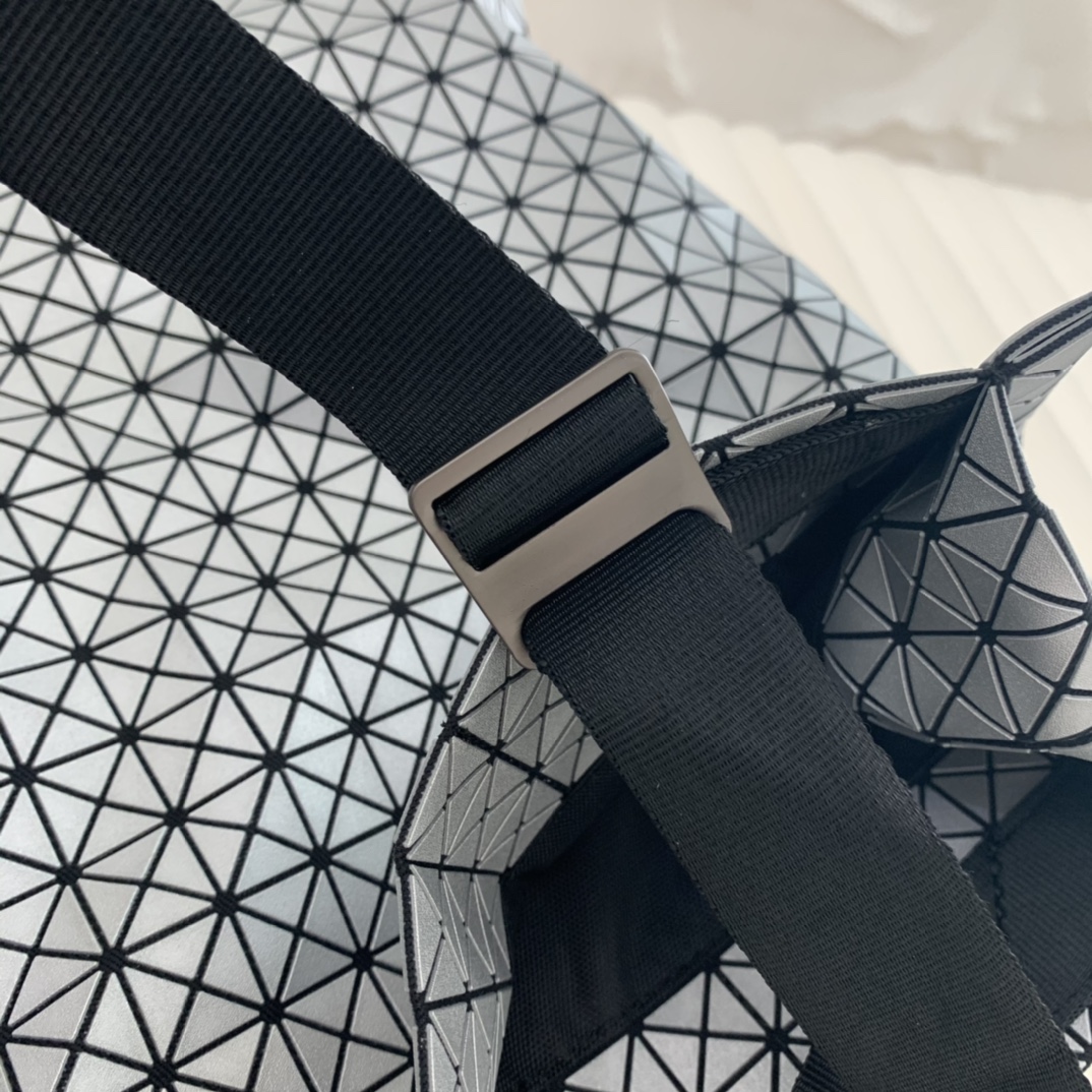 Issey Miyake BAO BAO Silver Geometric Tote Bag Adjustable Handbag BB04-AG161 6 i1656997645 6481 5