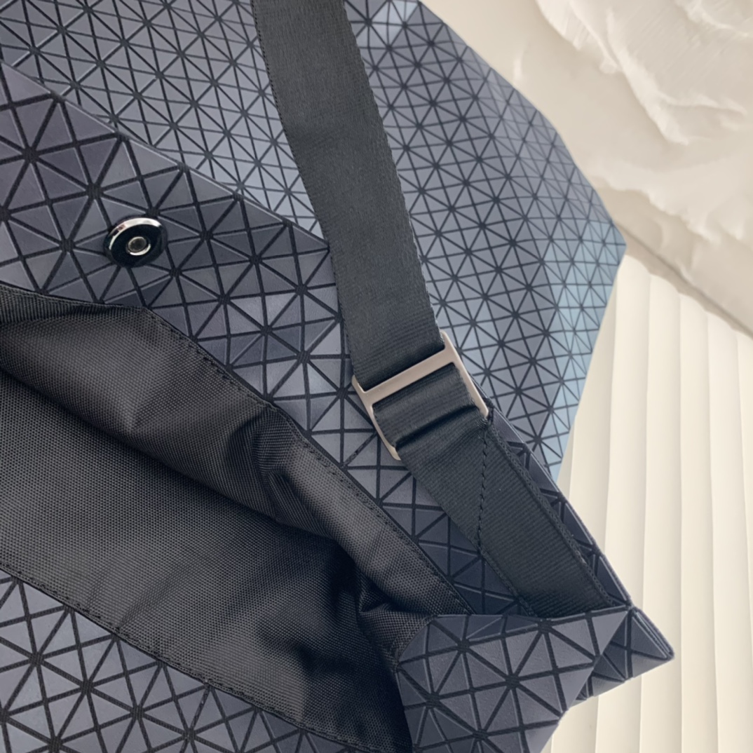 Issey Miyake BAOBAO Geometric Tote Bag Adjustable Handbag Shoulder Bag 7 i1657000257 922 4