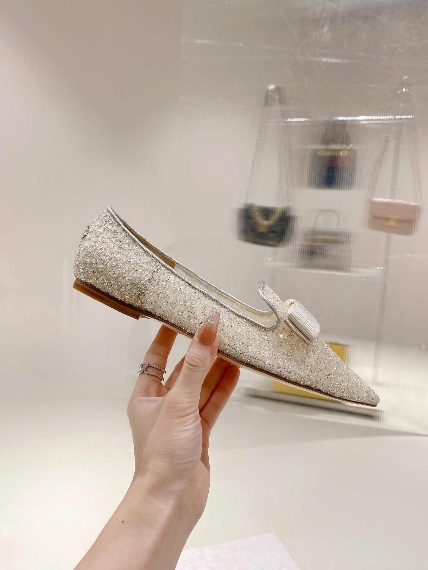 Туфли JIMMY CHOO на высоком каблуке из сетки, с острым носом и открытым носком, импортная сетка, из зернистой кожи ягненка с кристаллами