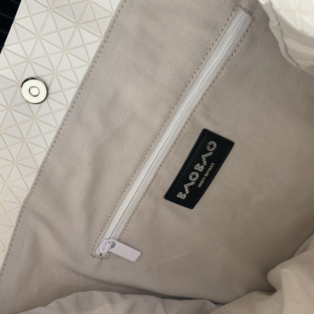 Issey Miyake BAOBAO Style Tote Bag - Lightweight, Adjustable, Magnetic Closure 9 i1657001128 2791 7