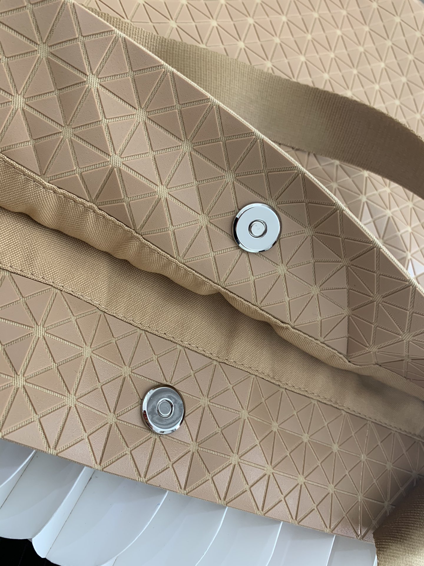 Issey Miyake BAOBAO Style Tote Bag - Lightweight & Adjustable (Khaki) 7 i1657001657 3059 6