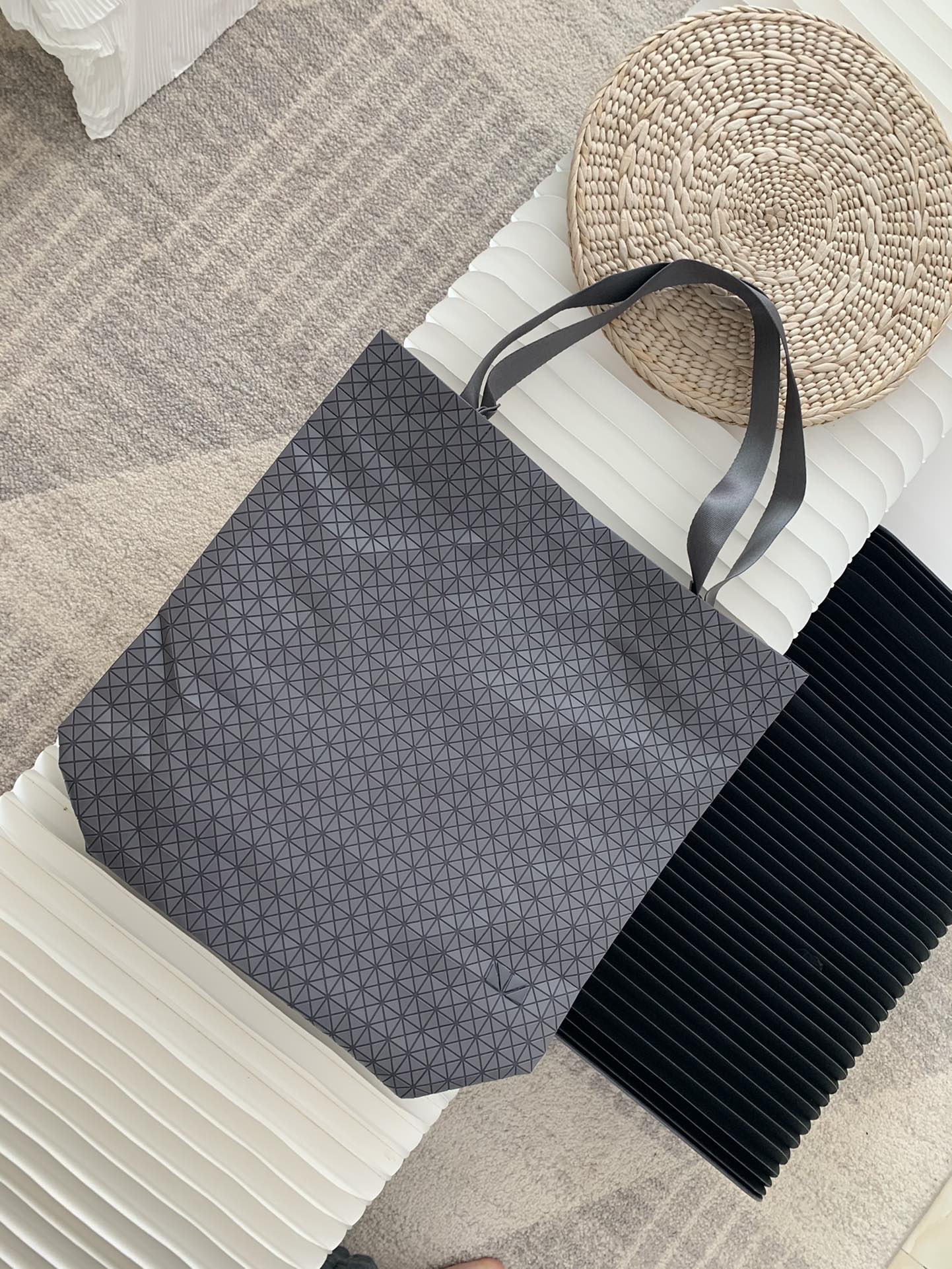 Issey Miyake BAO BAO Tote Bag,Adjustable Straps, Lightweight Design 5 i1657002197 4561 2