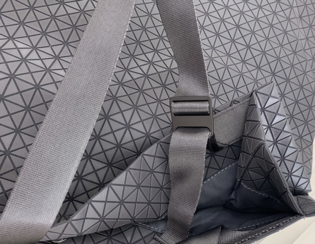 Issey Miyake BAO BAO Tote Bag,Adjustable Straps, Lightweight Design 9 i1657002197 9277 4