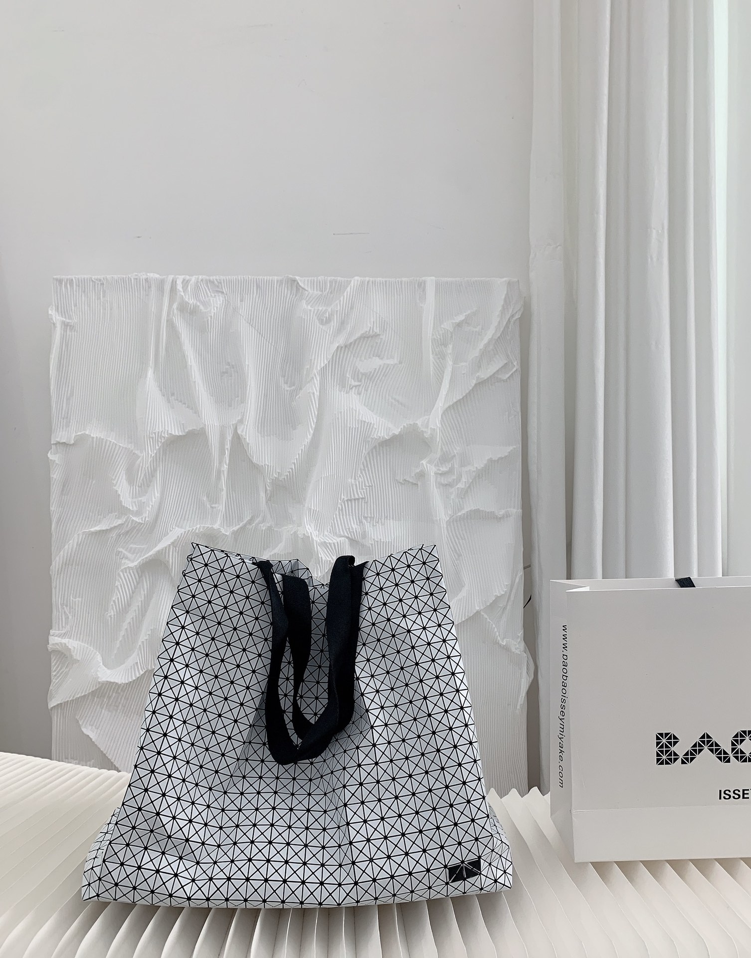 Issey Miyake BAOBAO Style Tote Bag - Lightweight, Adjustable, and Stylish 3 i1657003249 7956 0
