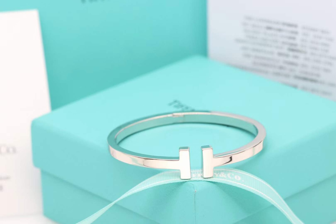 Tiffany & Co. Tiffany&Co.蒂芙尼 银光色面双T宽 开口手镯