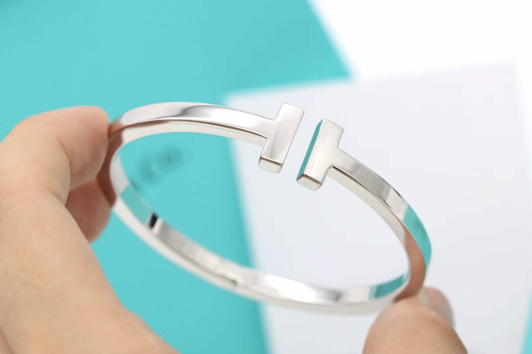 Tiffany & Co. Tiffany&Co.蒂芙尼 银光色面双T宽 开口手镯