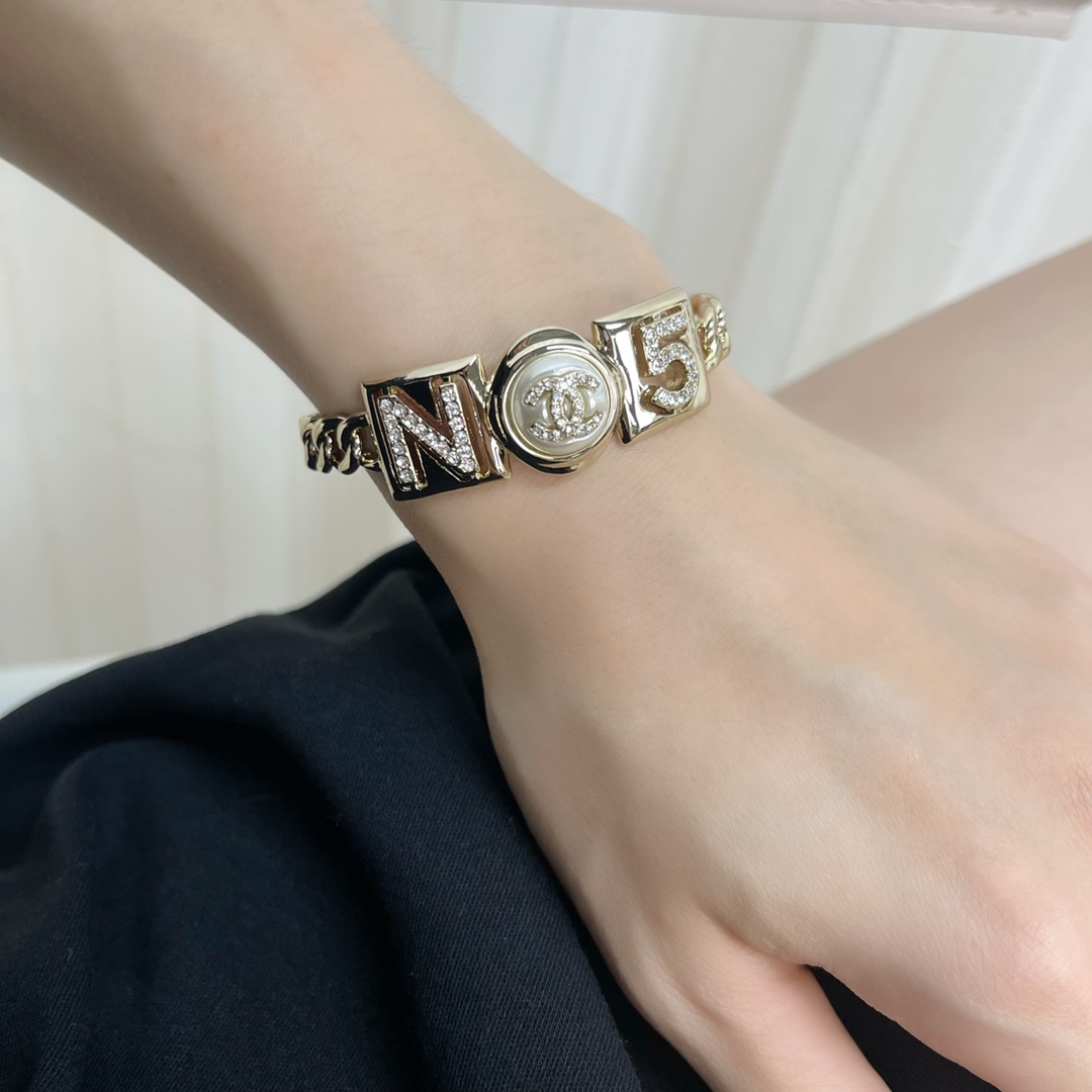 新款☑️CHANEL香奈儿双c字母5字开口手镯