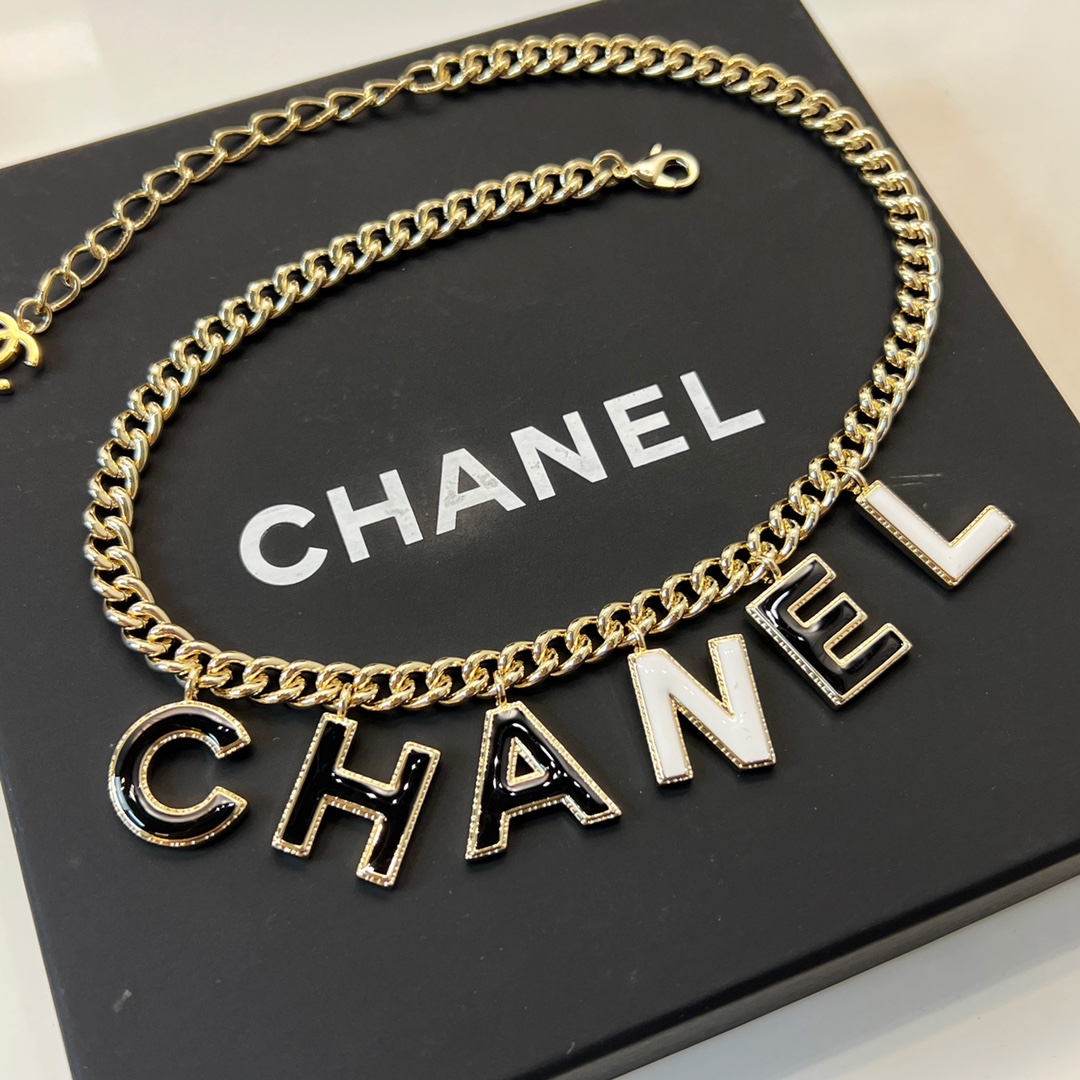 新款☑️CHANEL香奈儿珐琅滴油字母项链