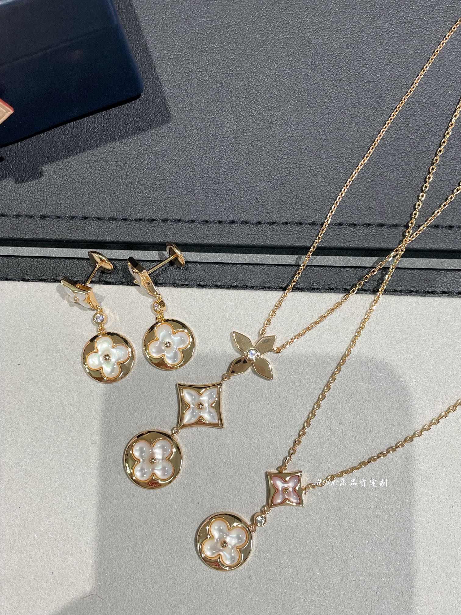 Louis Vuitton - Necklace
