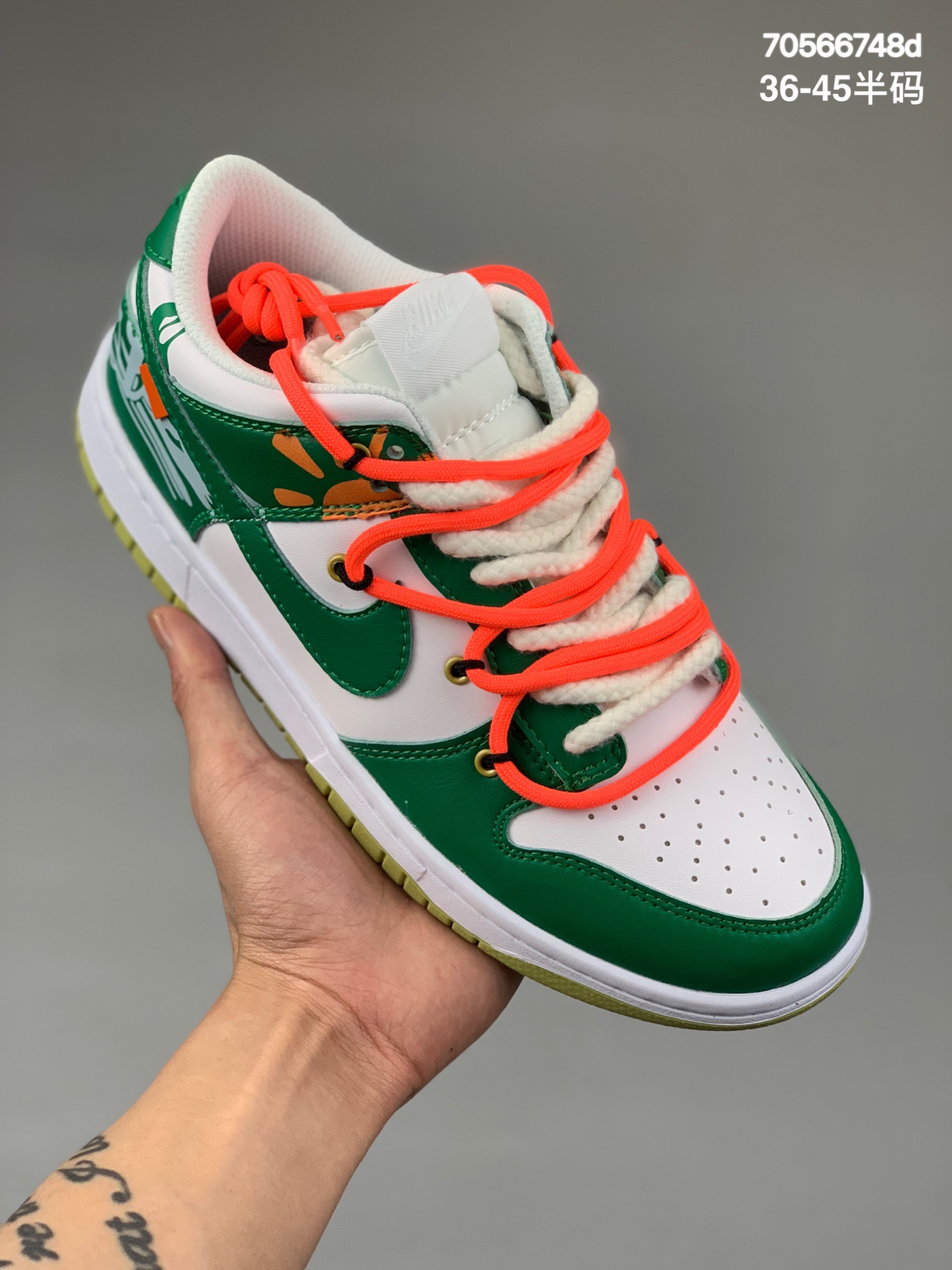 本地
耐克Nike Dunk Low SB  解构绑带滑板鞋 双鞋带系统延续了今年的代表性风格，搭配亮粉色鞋带，保持了 Dunk SB Low 街头属性的同时，Virgil 强烈的解构属性让这双鞋更符合现代年轻人的审美

货号:  CW1590
尺码：36 36.5 37.5 38 38.5 39 40 40.5 41 42 42.5 43 44 45
编码：70566748d