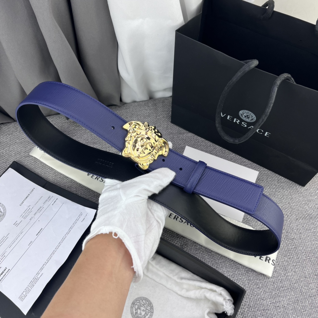 范思哲 宽4 0cm 原单进口头层牛皮 牙签纹 此款皮革腰带饰有标志性的Versace美杜莎头像搭扣