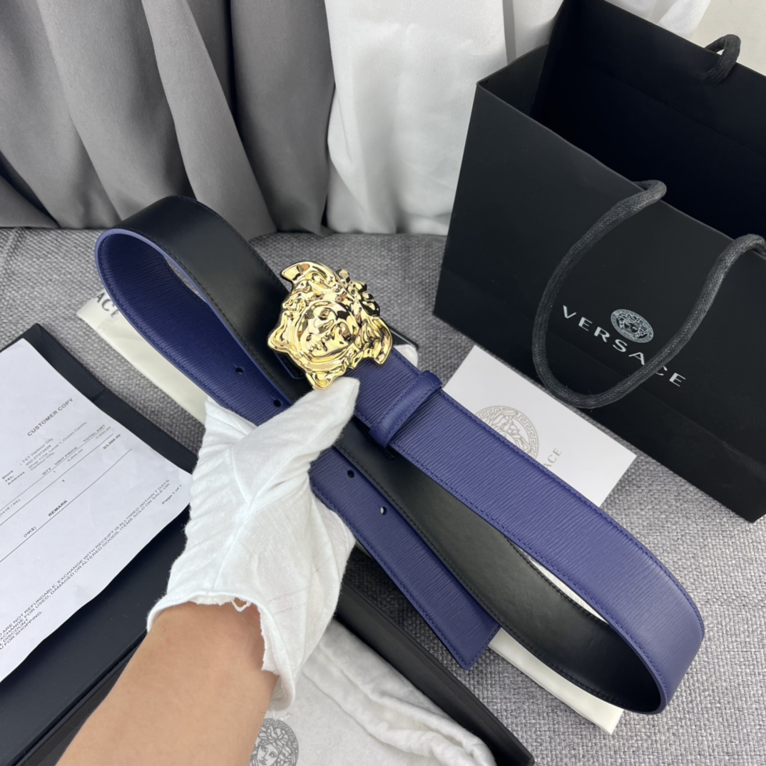 范思哲 宽4 0cm 原单进口头层牛皮 牙签纹 此款皮革腰带饰有标志性的Versace美杜莎头像搭扣