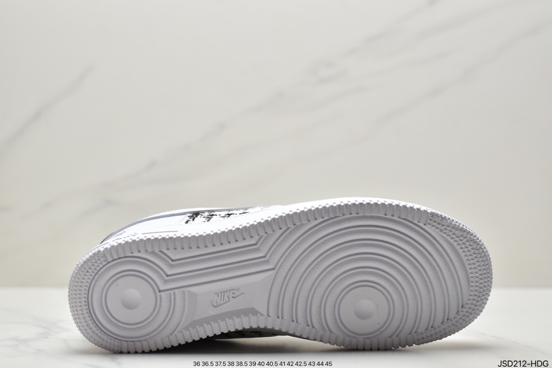 200 Air Force 1’07 Low MN5696-809