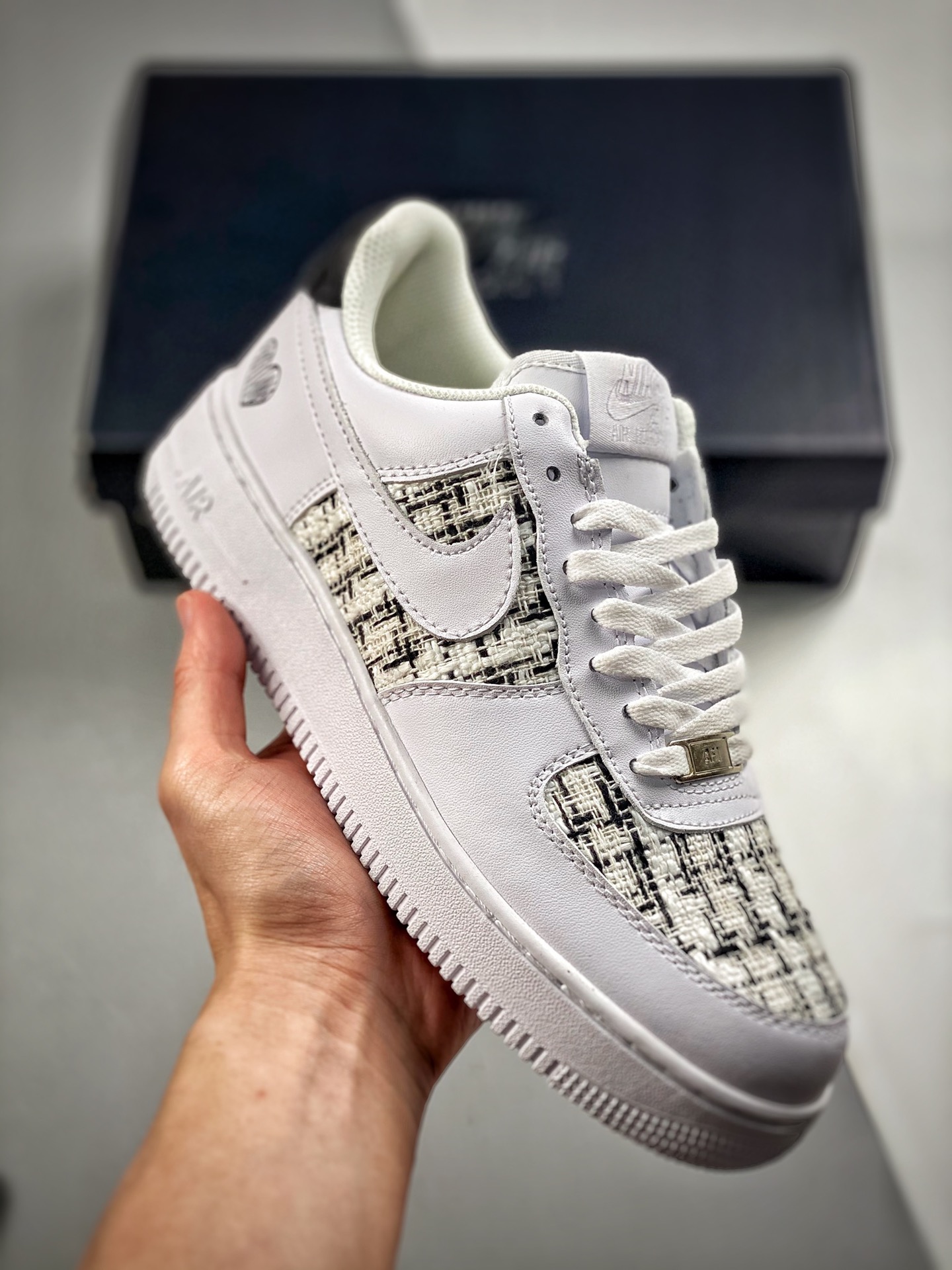 -3 Nike Air Force 1 Estilo Chanel con parches. Horma original y cartón original, creando el estilo auténtico de la Fuer…